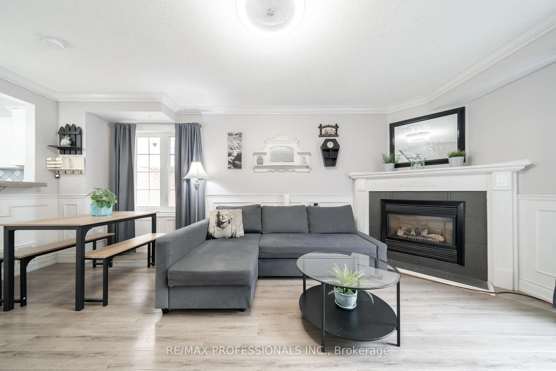 Photo 5 of Unit 12, 3480 Upper Middle Road, Burlington, Palmer — HOMEH