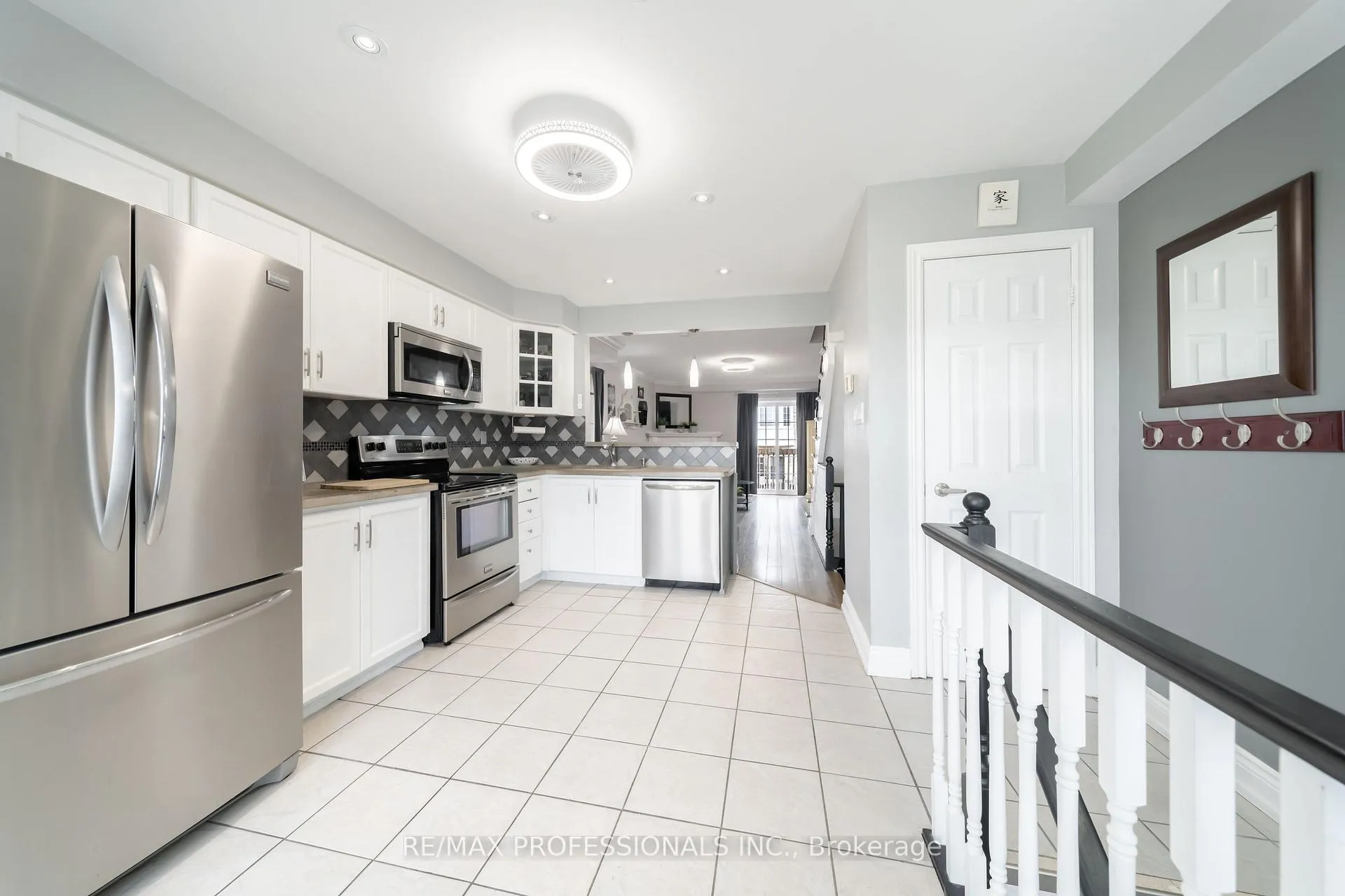 Photo 13 of Unit 12, 3480 Upper Middle Road, Burlington, Palmer — HOMEH