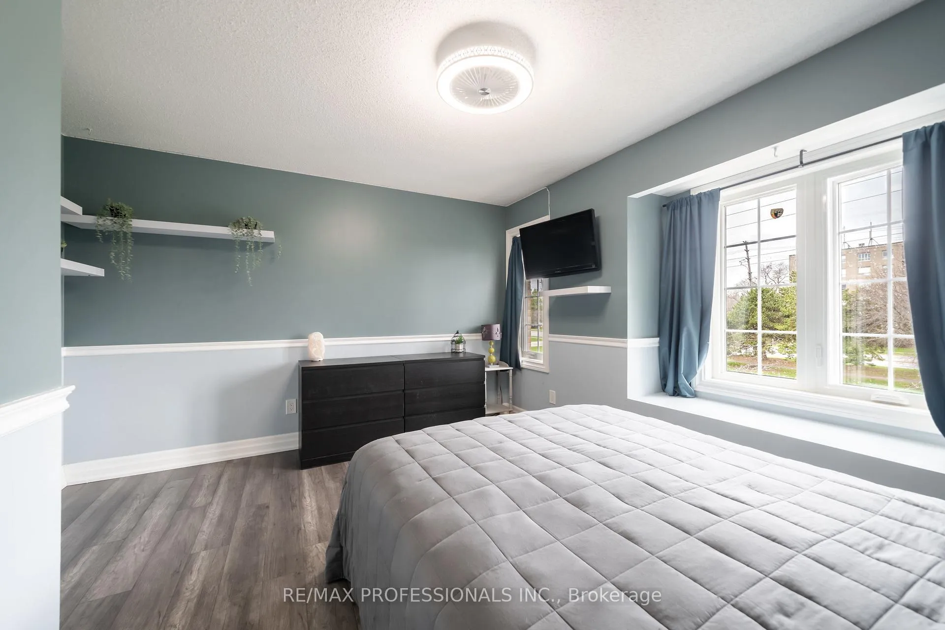 Photo 19 of Unit 12, 3480 Upper Middle Road, Burlington, Palmer — HOMEH