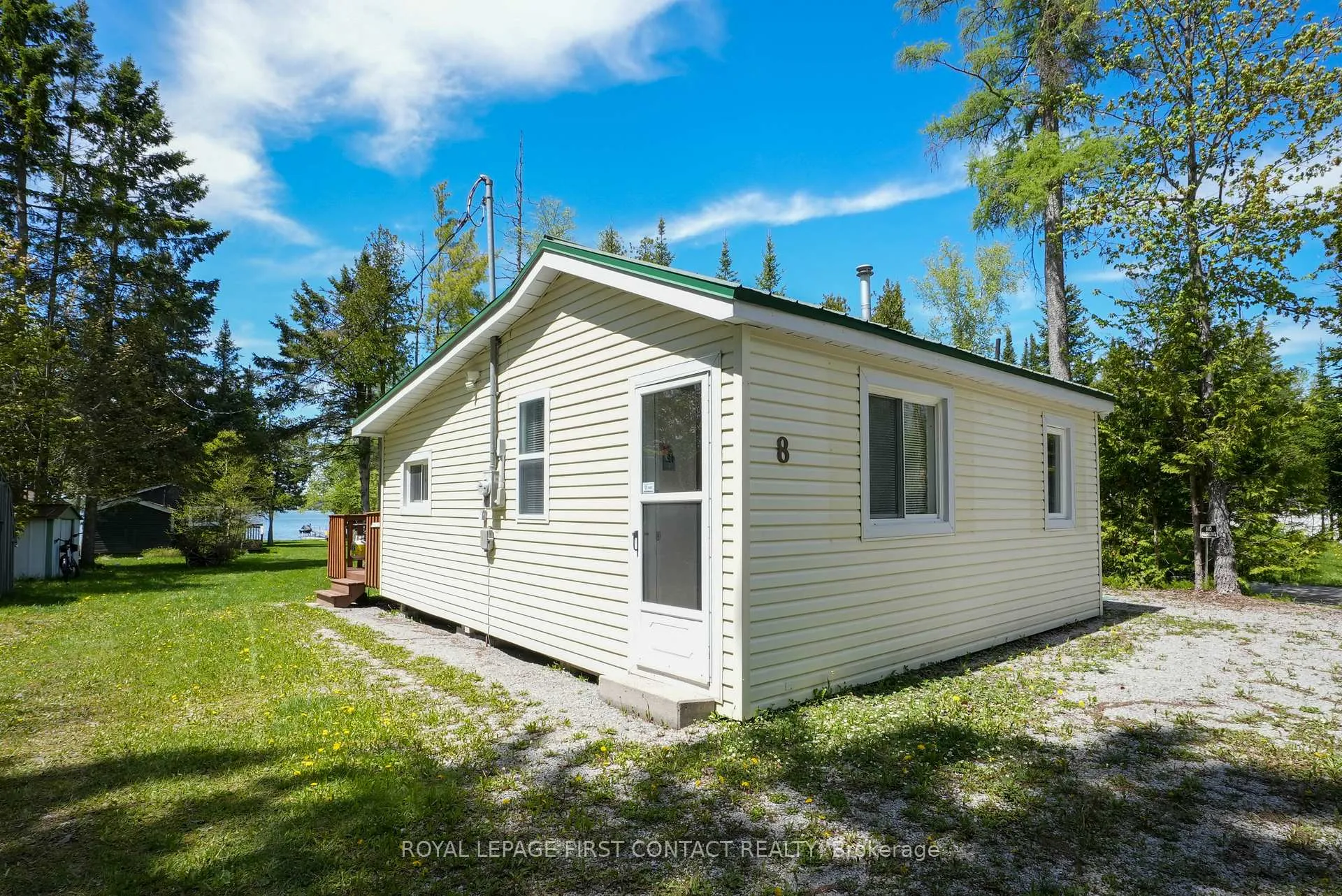 Photo 3 of 8 Buttercup Lane, Springwater, Rural Springwater — HOMEH