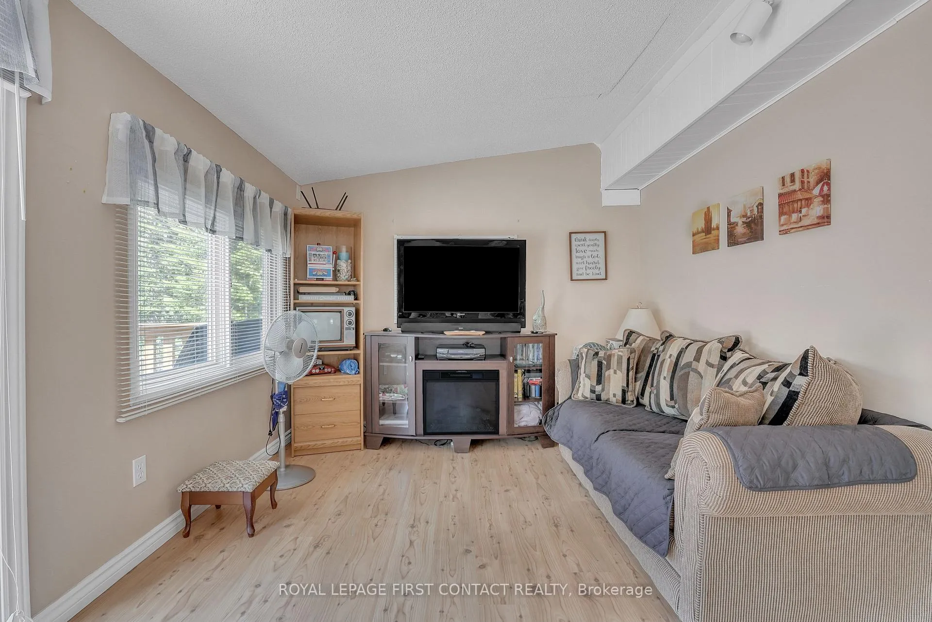 Photo 14 of 8 Buttercup Lane, Springwater, Rural Springwater — HOMEH