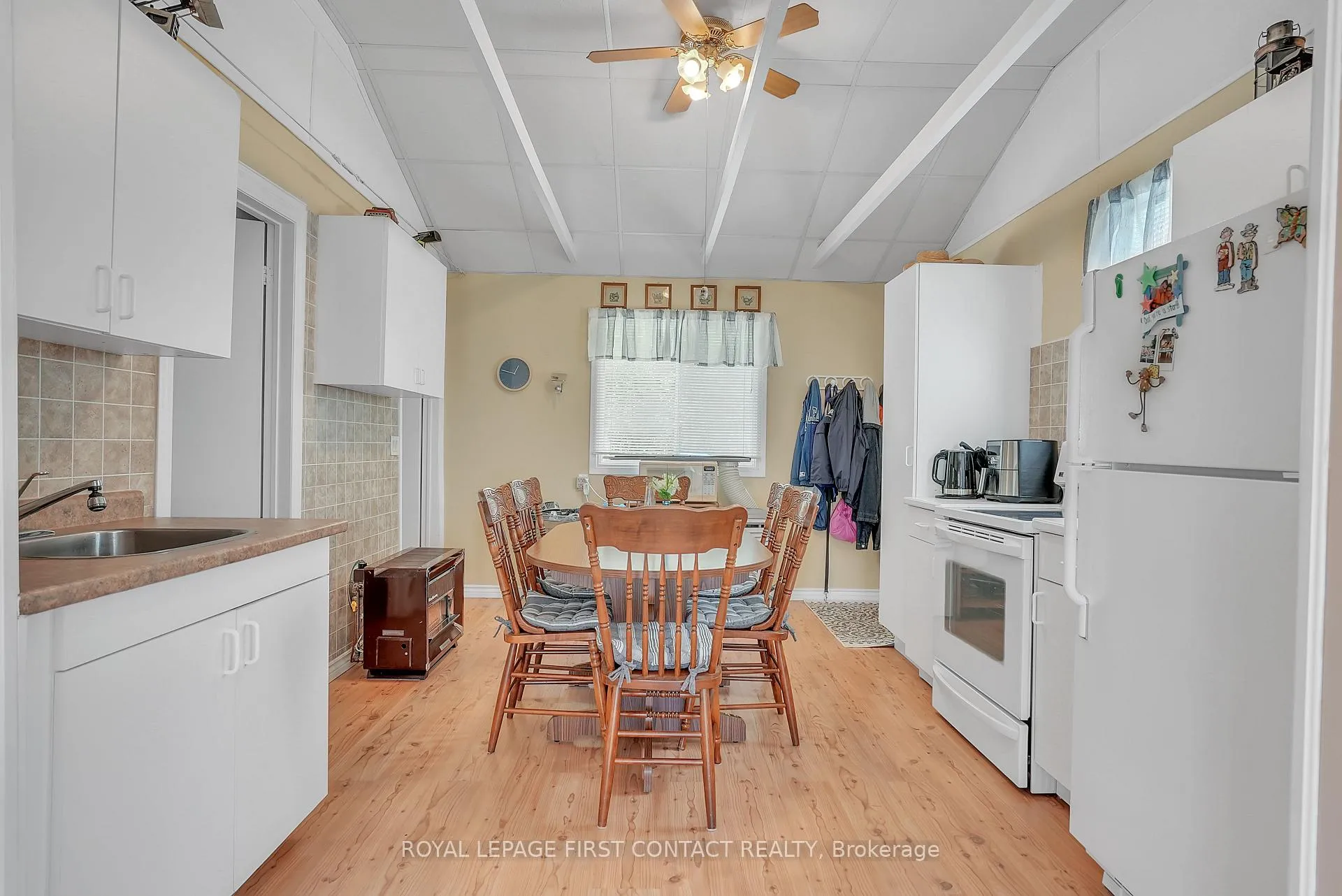 Photo 17 of 8 Buttercup Lane, Springwater, Rural Springwater — HOMEH