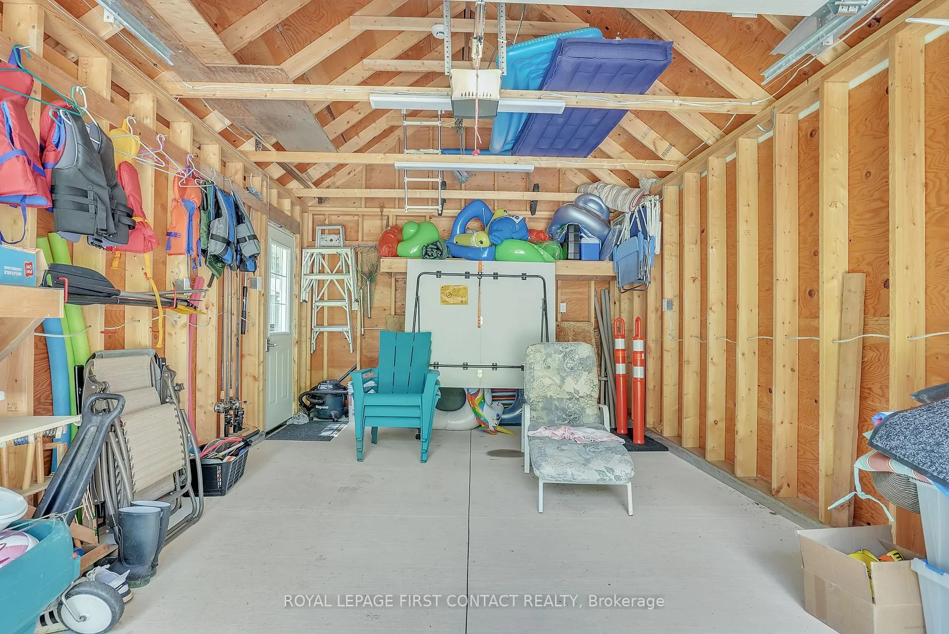 Photo 20 of 8 Buttercup Lane, Springwater, Rural Springwater — HOMEH