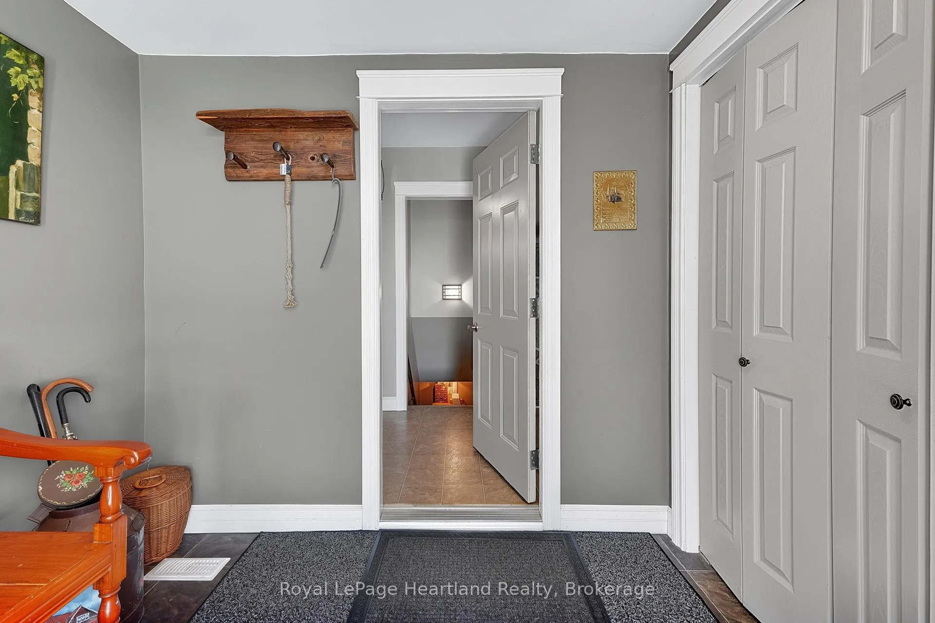 Photo 5 of 42163 Front Road, Huron East, Tuckersmith — HOMEH
