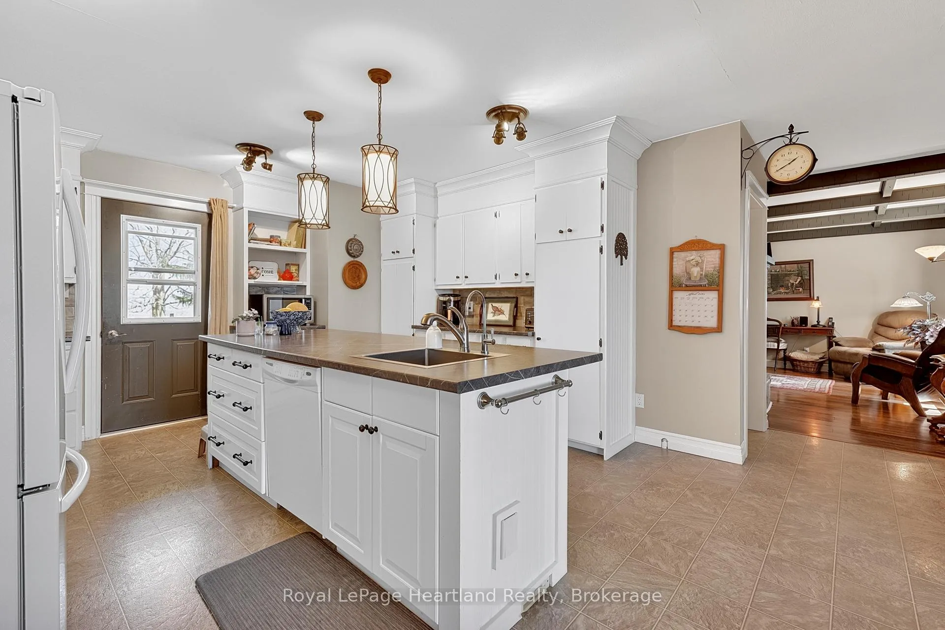 Photo 9 of 42163 Front Road, Huron East, Tuckersmith — HOMEH