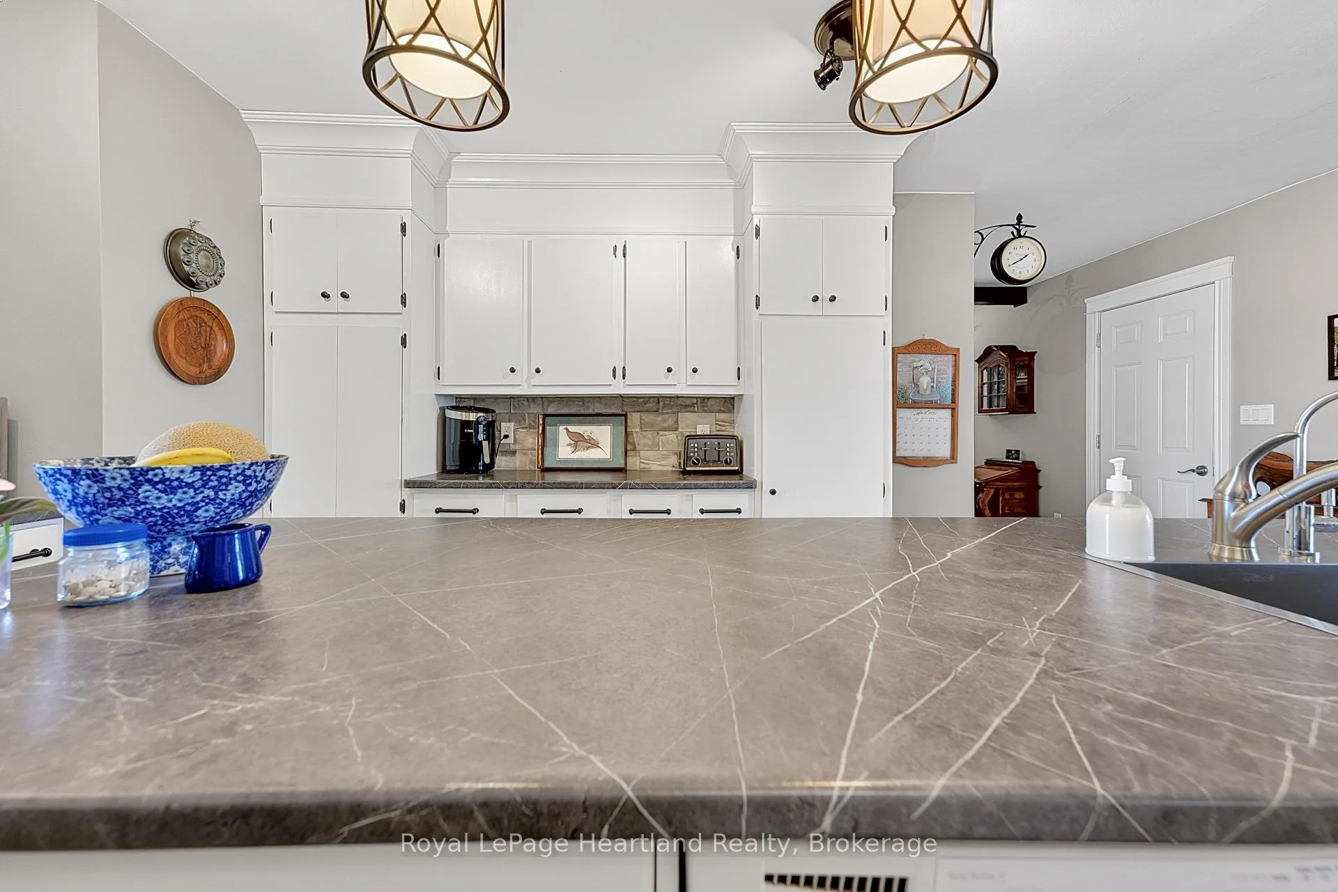 Photo 10 of 42163 Front Road, Huron East, Tuckersmith — HOMEH