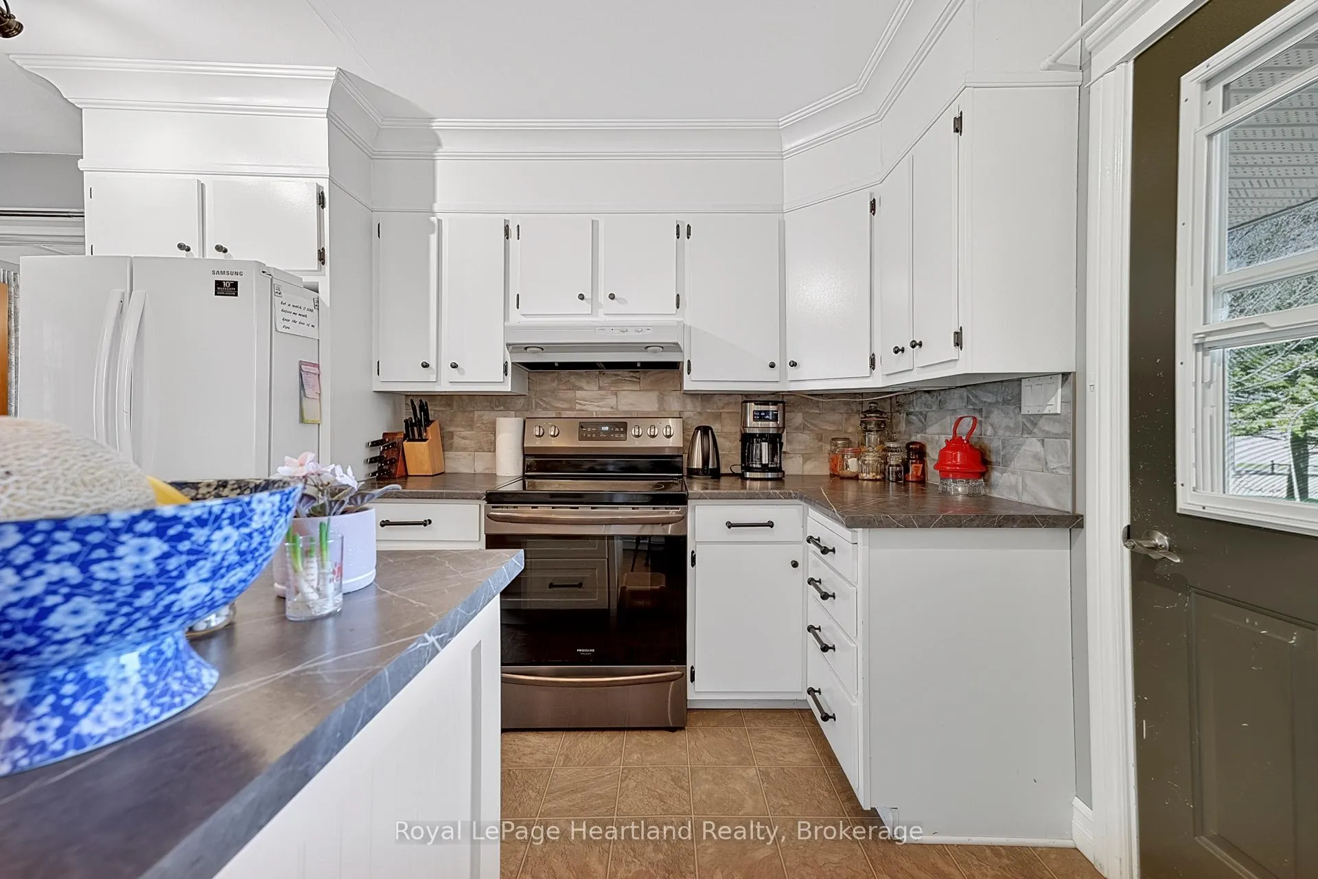 Photo 12 of 42163 Front Road, Huron East, Tuckersmith — HOMEH