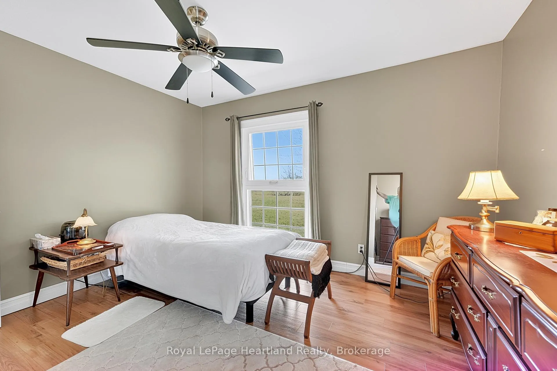 Photo 27 of 42163 Front Road, Huron East, Tuckersmith — HOMEH