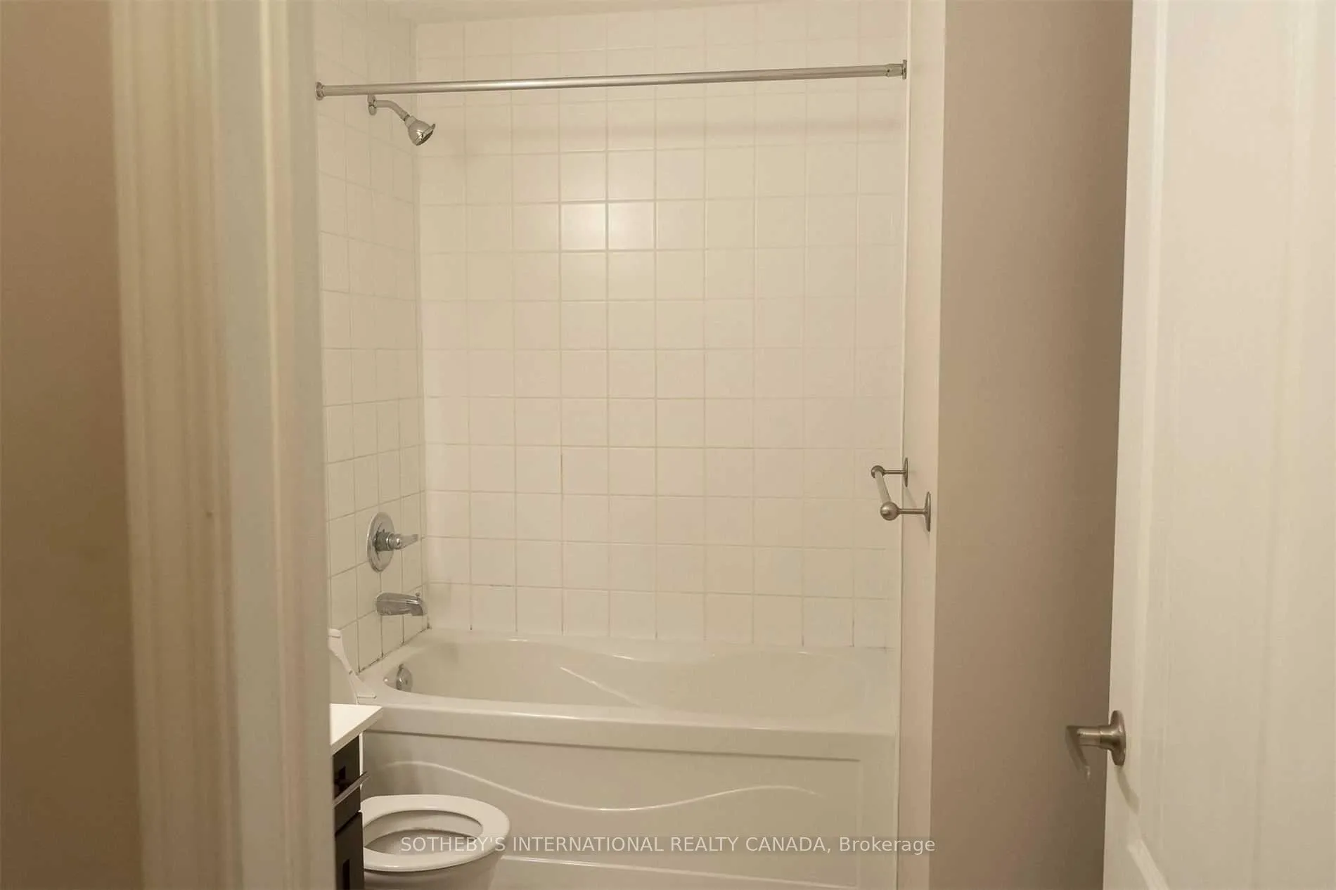 Photo 20 of 921 Raftis Crescent, Milton, Coates — HOMEH