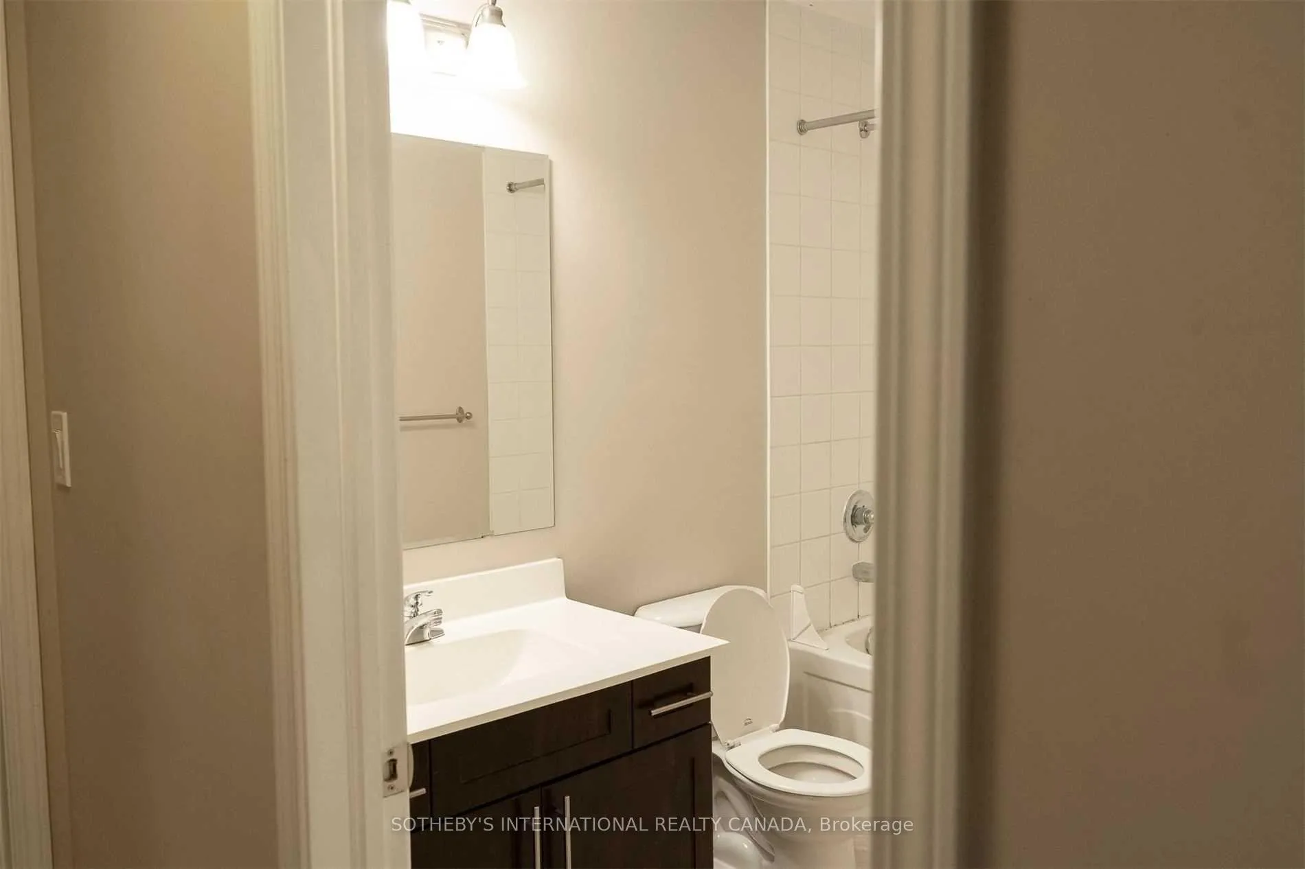 Photo 21 of 921 Raftis Crescent, Milton, Coates — HOMEH