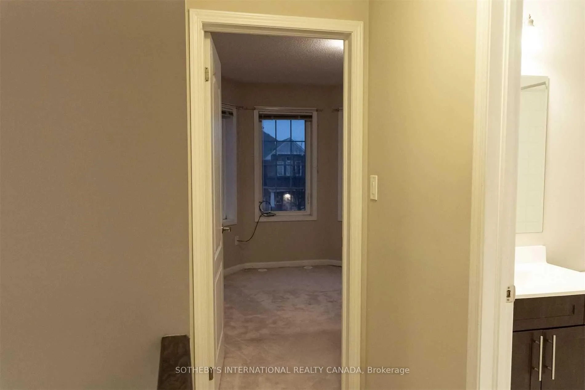 Photo 22 of 921 Raftis Crescent, Milton, Coates — HOMEH