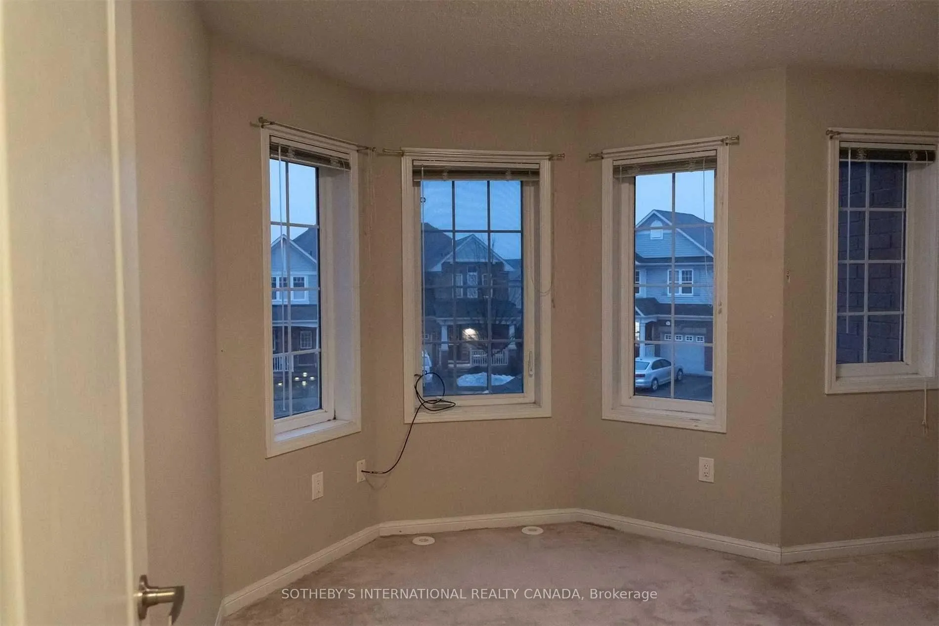 Photo 23 of 921 Raftis Crescent, Milton, Coates — HOMEH