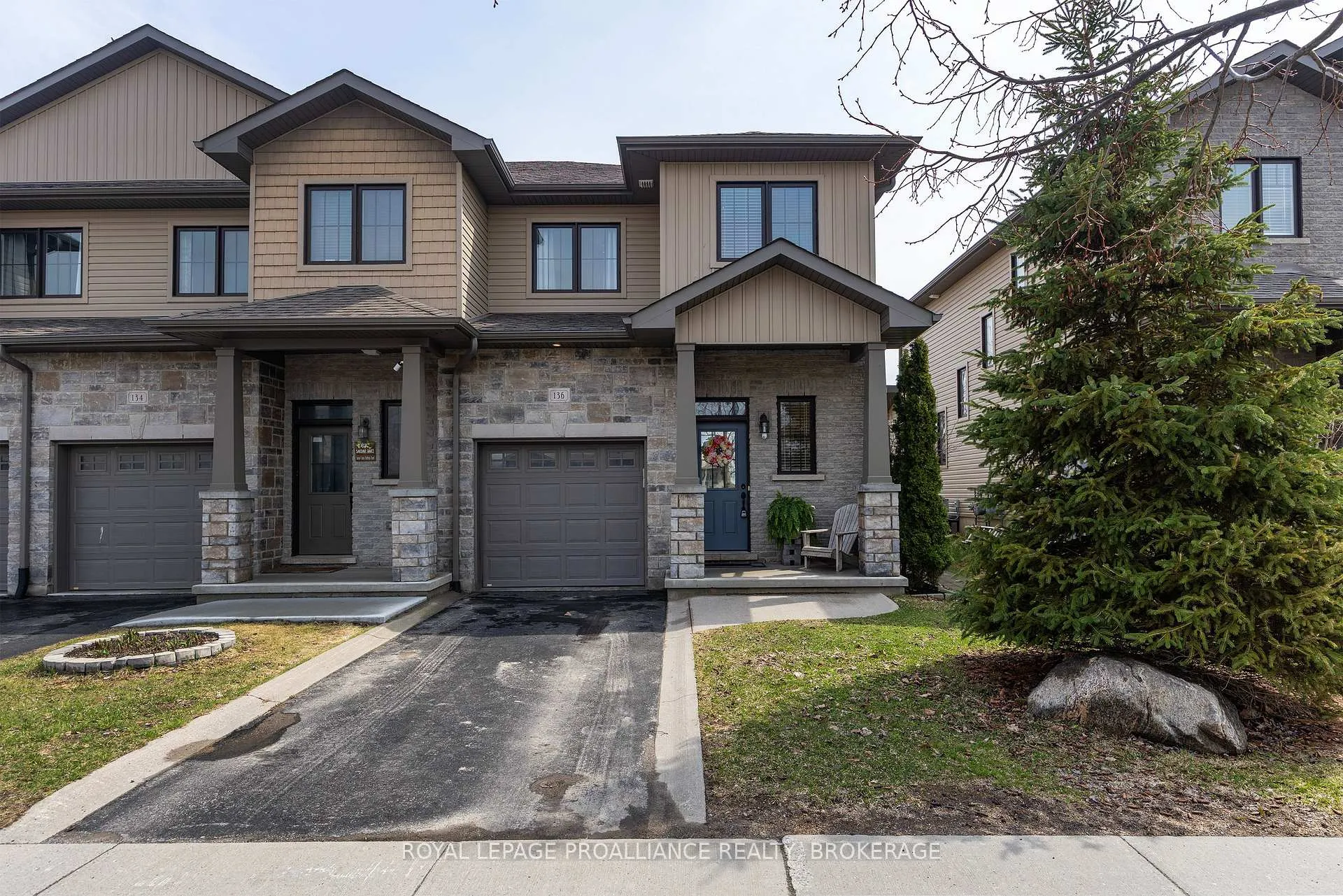 Photo 2 of 136 Simurda Court, Loyalist, Amherstview — HOMEH