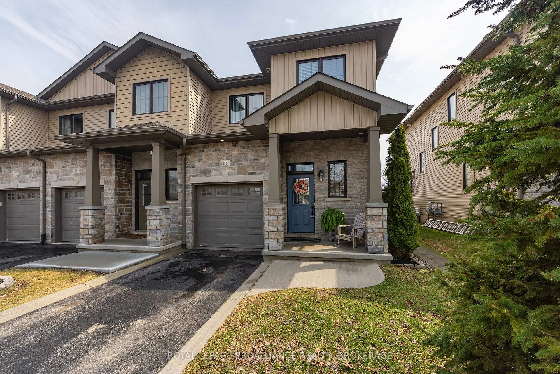 Photo 4 of 136 Simurda Court, Loyalist, Amherstview — HOMEH