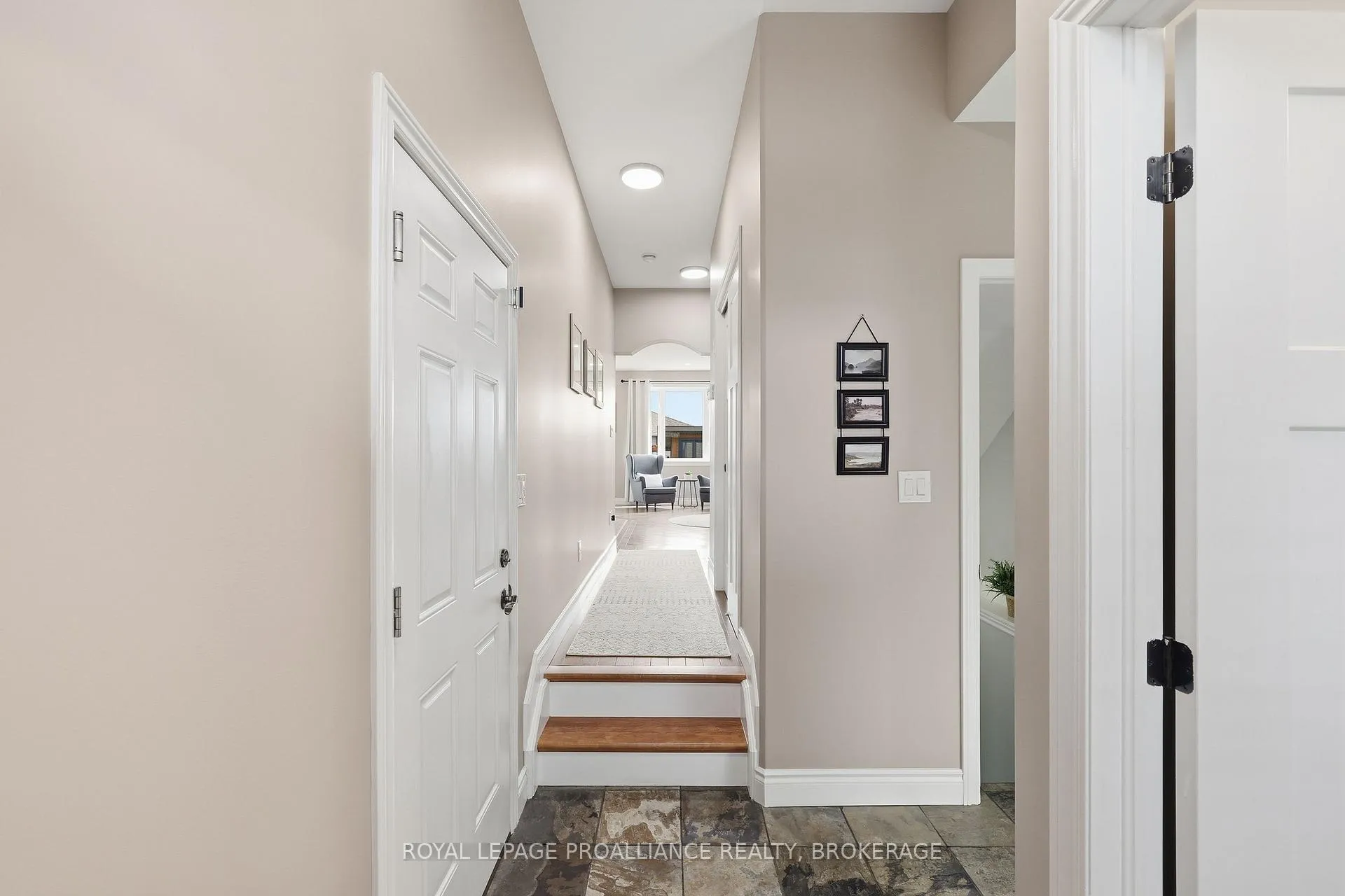 Photo 14 of 136 Simurda Court, Loyalist, Amherstview — HOMEH