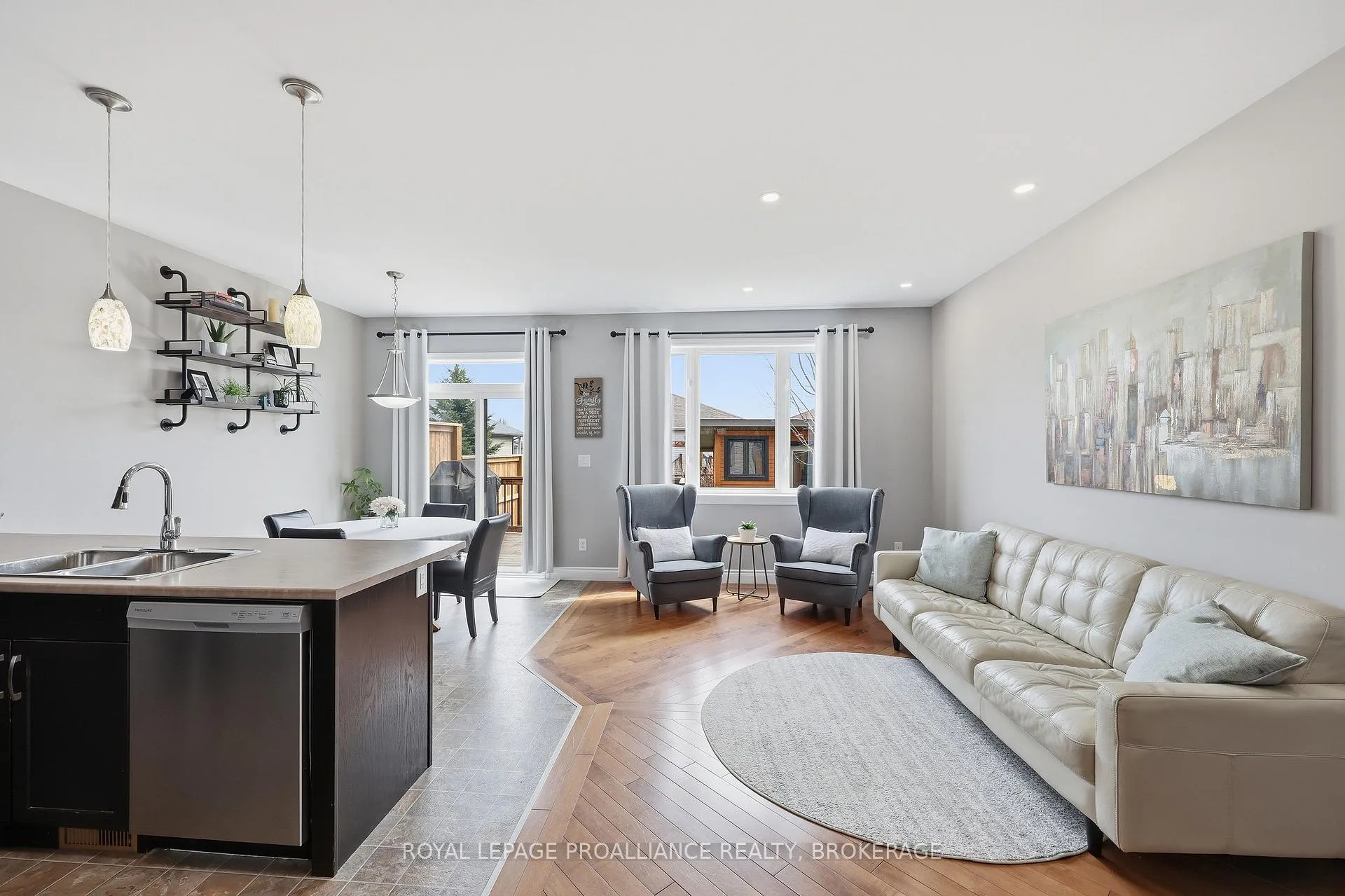 Photo 18 of 136 Simurda Court, Loyalist, Amherstview — HOMEH