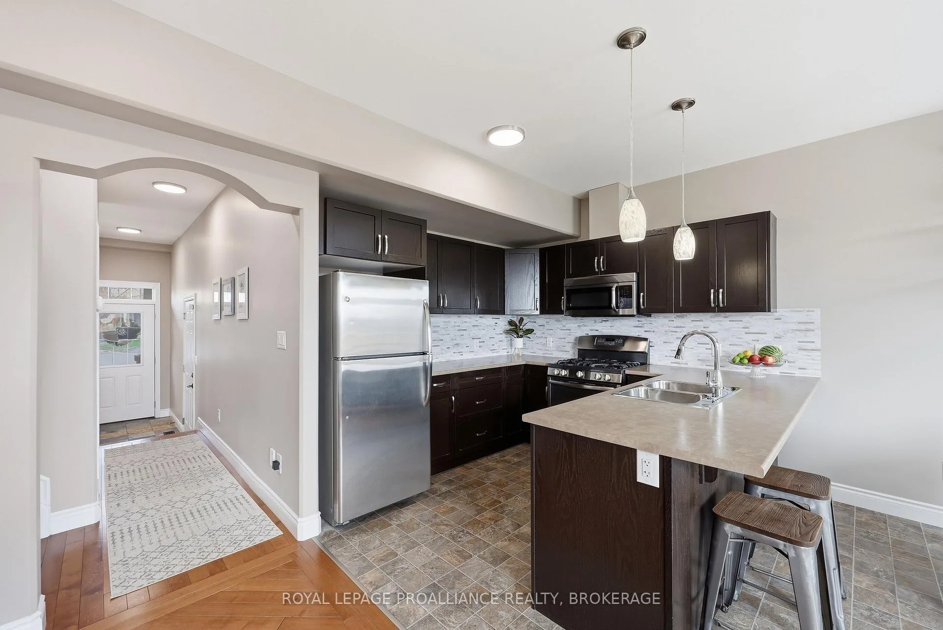 Photo 19 of 136 Simurda Court, Loyalist, Amherstview — HOMEH