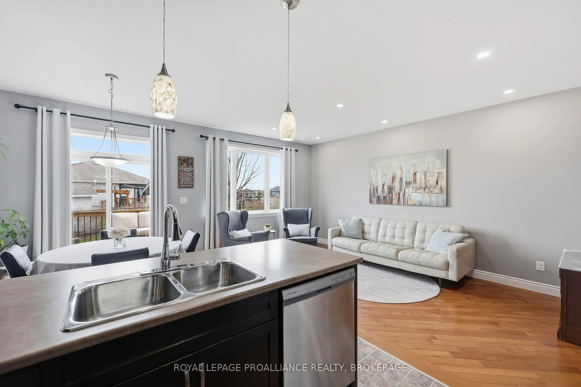 Photo 22 of 136 Simurda Court, Loyalist, Amherstview — HOMEH