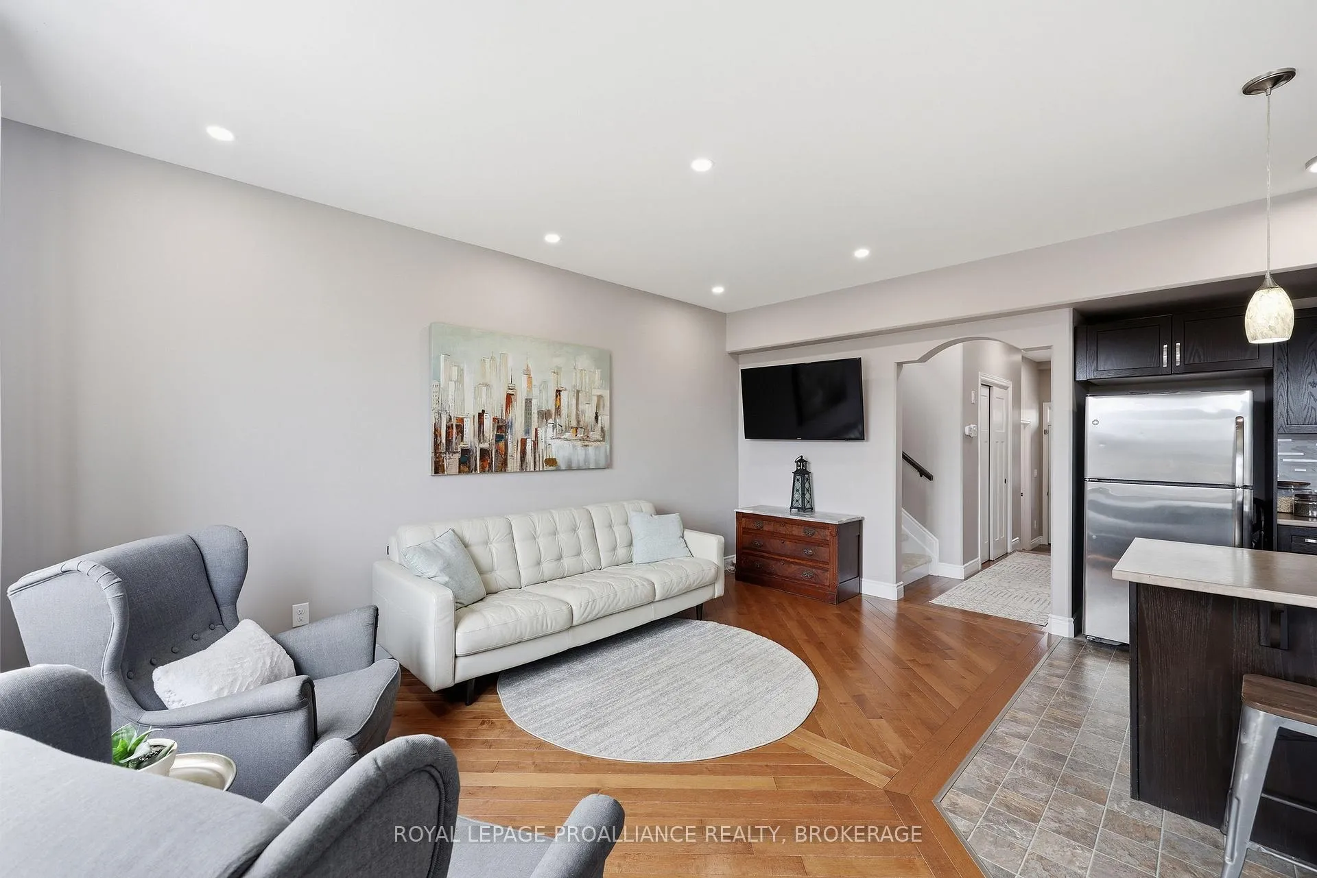 Photo 23 of 136 Simurda Court, Loyalist, Amherstview — HOMEH