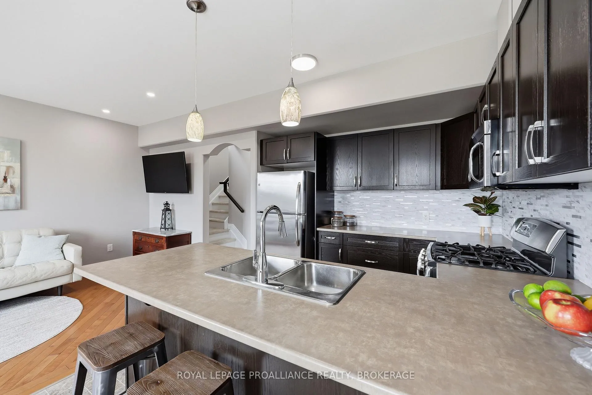Photo 25 of 136 Simurda Court, Loyalist, Amherstview — HOMEH