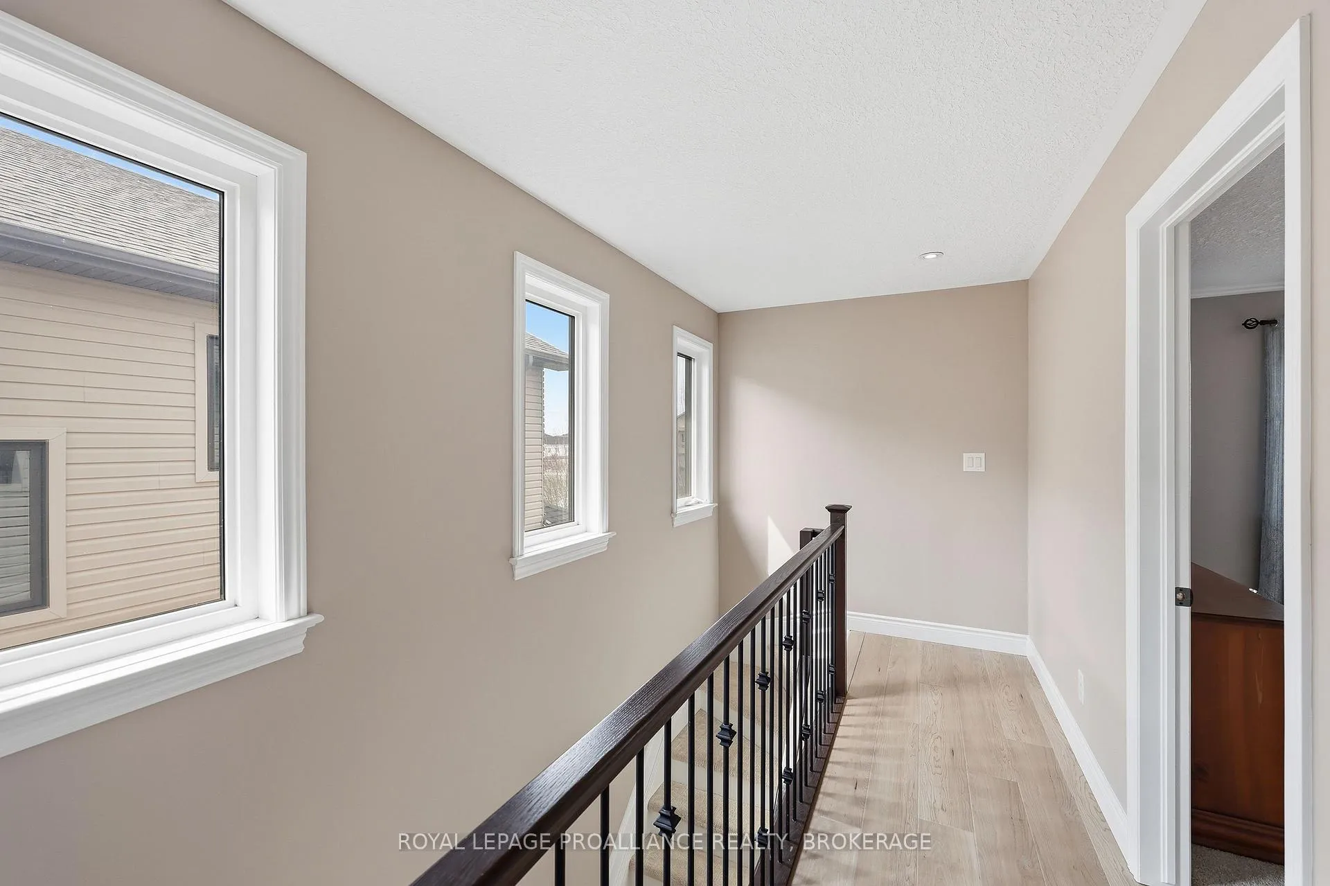 Photo 28 of 136 Simurda Court, Loyalist, Amherstview — HOMEH