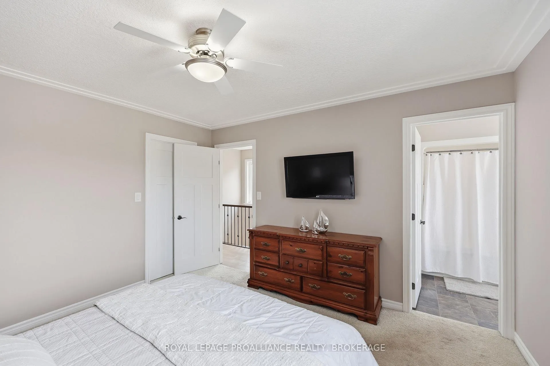 Photo 32 of 136 Simurda Court, Loyalist, Amherstview — HOMEH