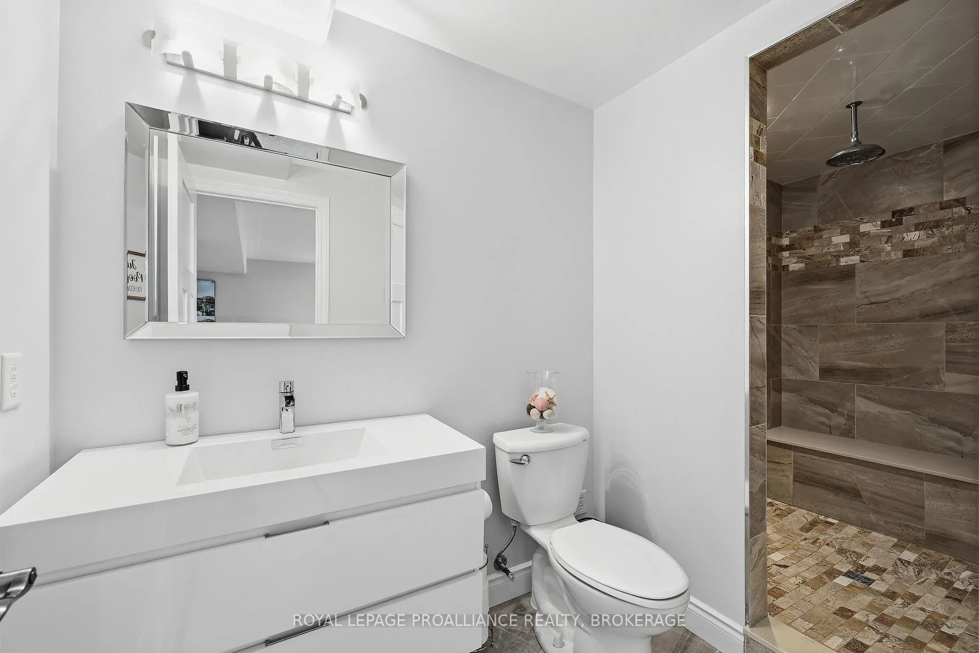 Photo 44 of 136 Simurda Court, Loyalist, Amherstview — HOMEH