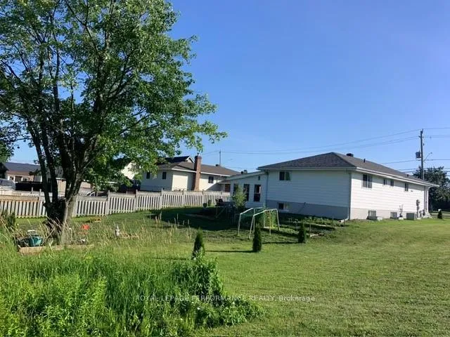 Photo 31 of 2261 Pitt Street N, Cornwall — HOMEH