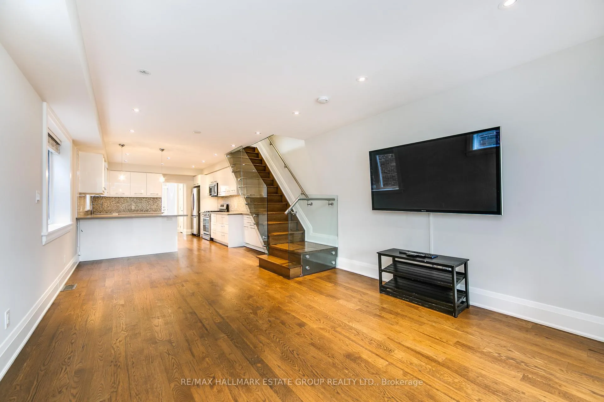 Photo 4 of 288 Queensdale Avenue, Toronto, Danforth Village-East York — HOMEH