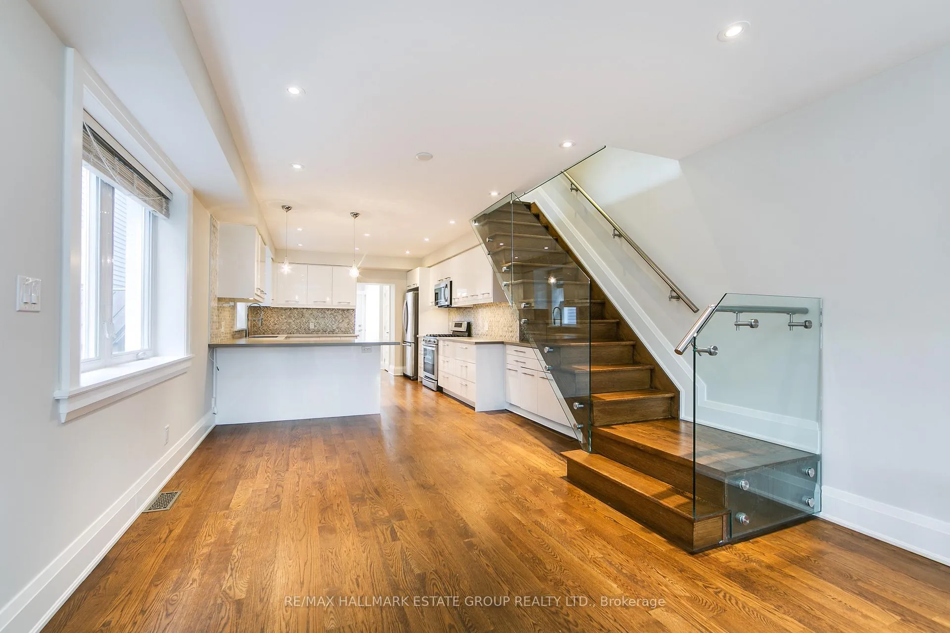 Photo 8 of 288 Queensdale Avenue, Toronto, Danforth Village-East York — HOMEH