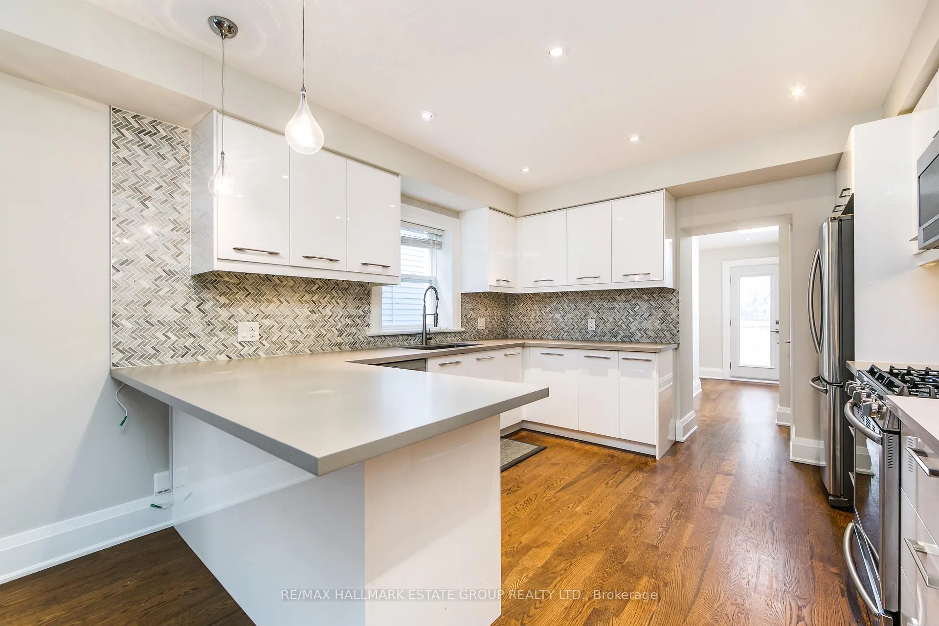 Photo 11 of 288 Queensdale Avenue, Toronto, Danforth Village-East York — HOMEH