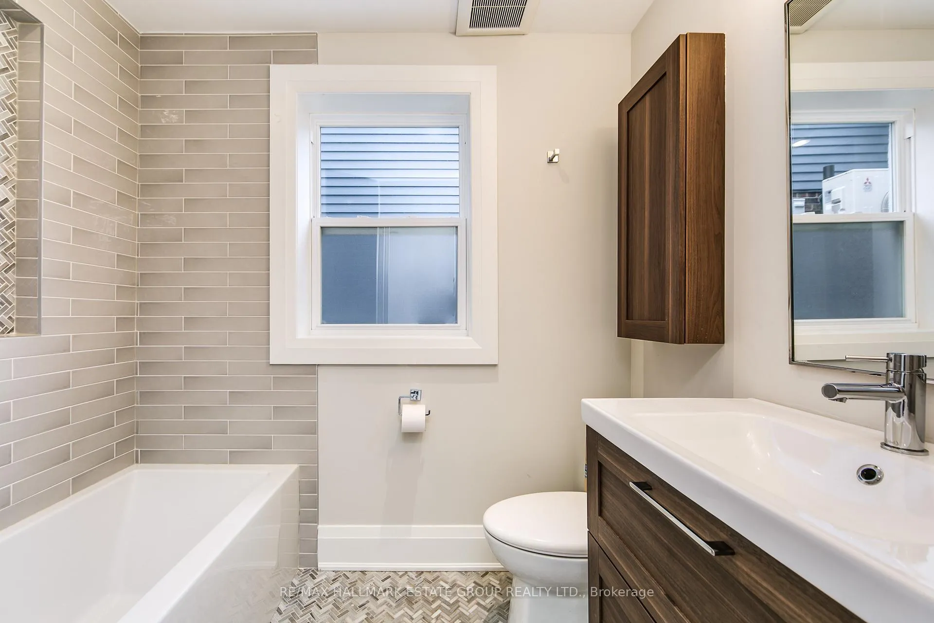 Photo 18 of 288 Queensdale Avenue, Toronto, Danforth Village-East York — HOMEH