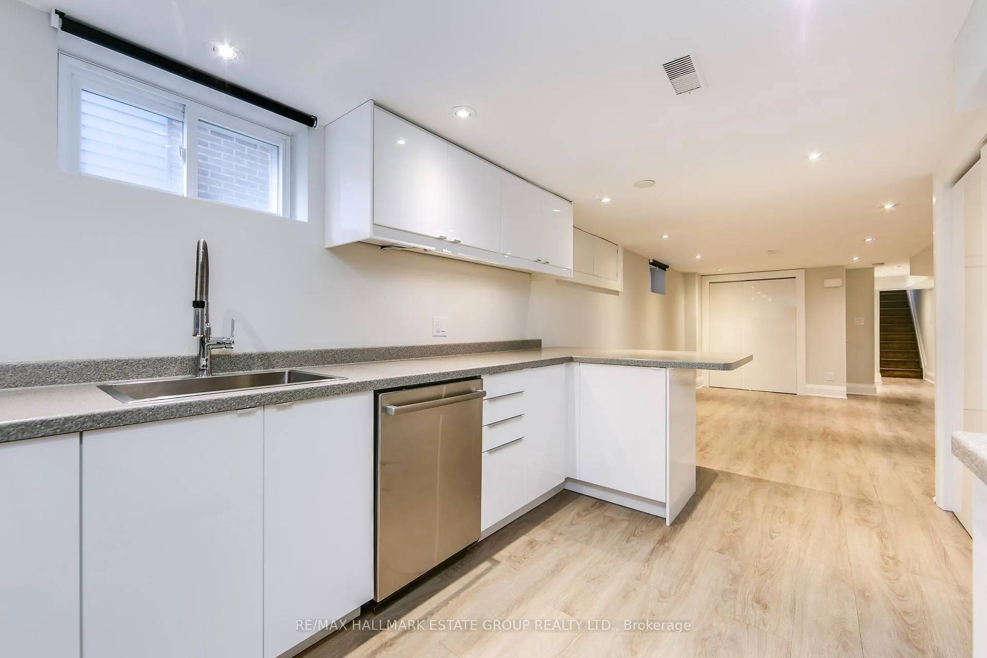 Photo 32 of 288 Queensdale Avenue, Toronto, Danforth Village-East York — HOMEH