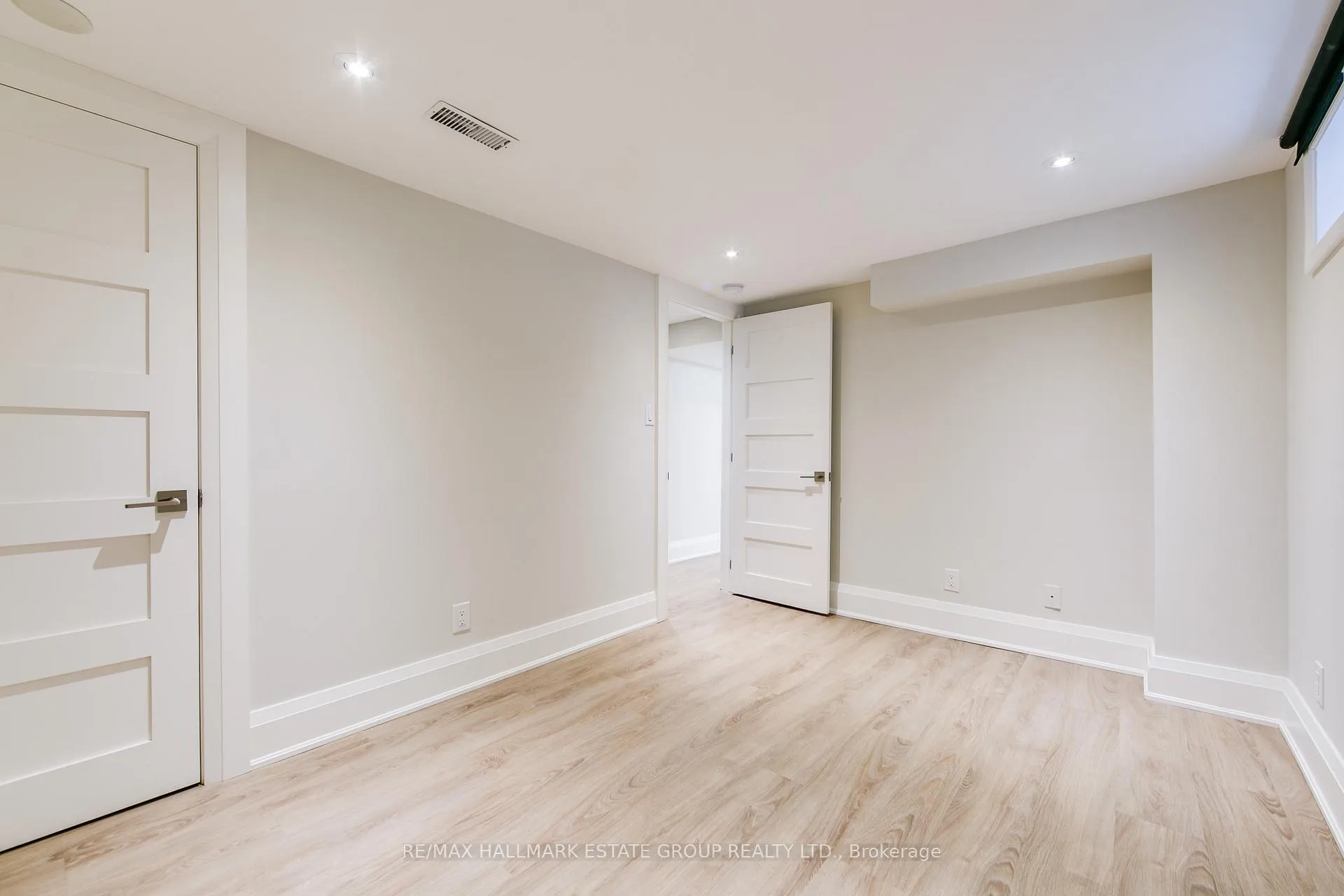 Photo 34 of 288 Queensdale Avenue, Toronto, Danforth Village-East York — HOMEH