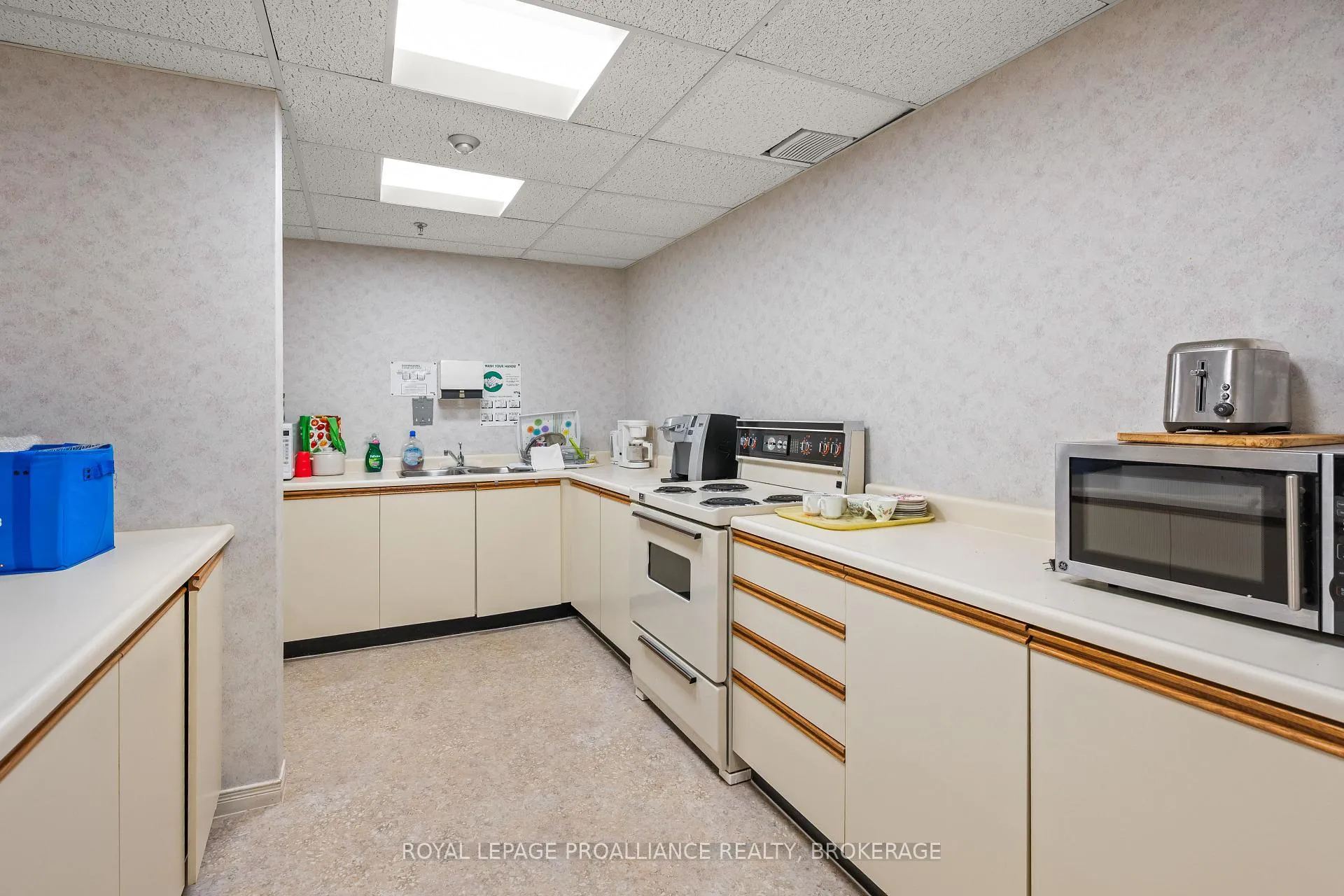 Photo 22 of Unit 505, 14 Greenview Drive, Kingston, Central City West — HOMEH
