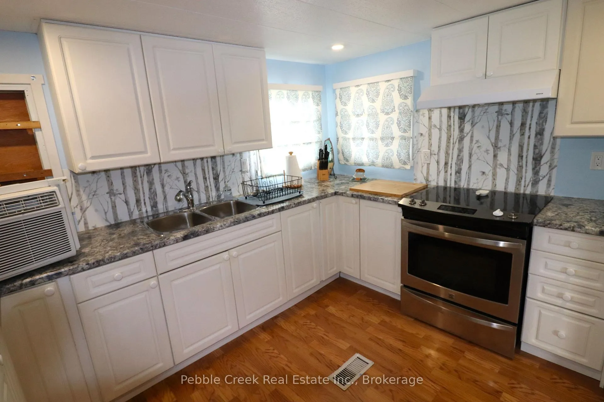 Photo 8 of 6 Turnbull's Grove Road S, Bluewater, Hay — HOMEH