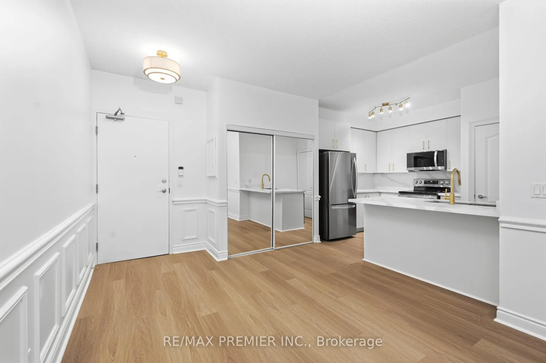 Photo 6 of Unit 106, 8201 Islington Avenue, Vaughan, Islington Woods — HOMEH