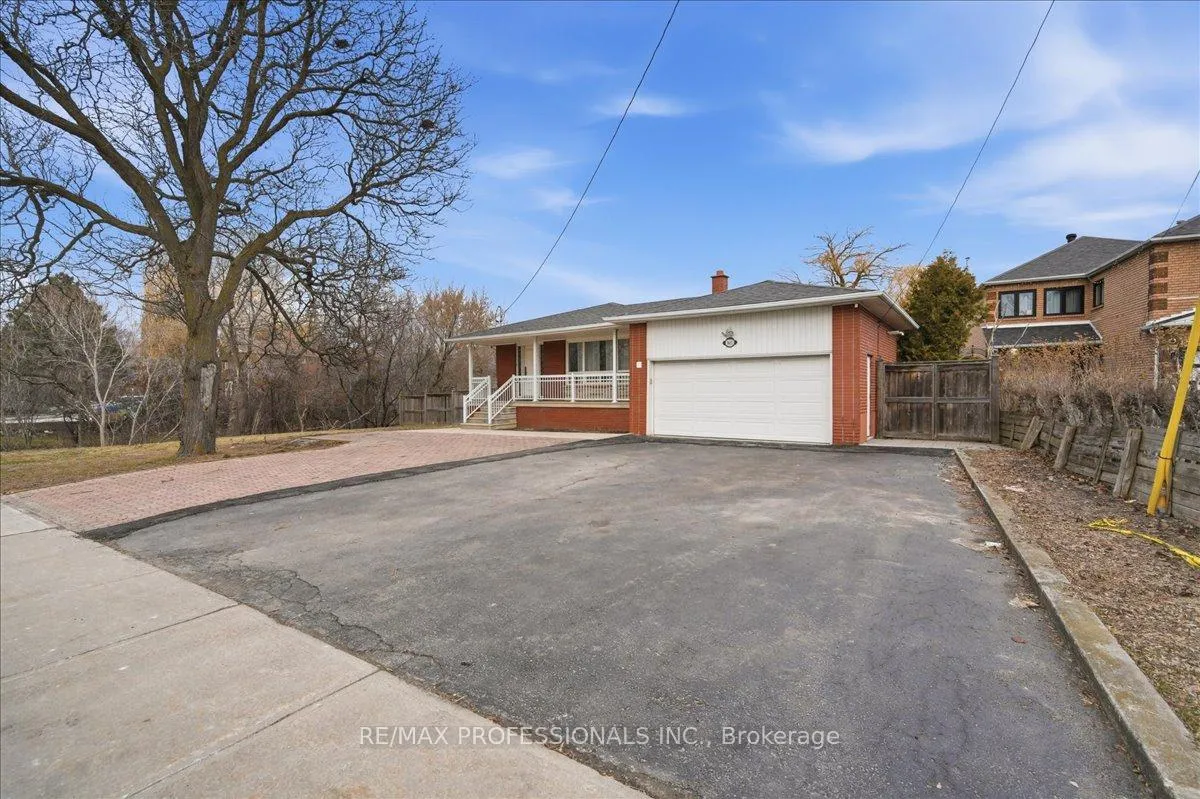 Photo 3 of Unit A, 9611 Keele Street, Vaughan, Maple — HOMEH