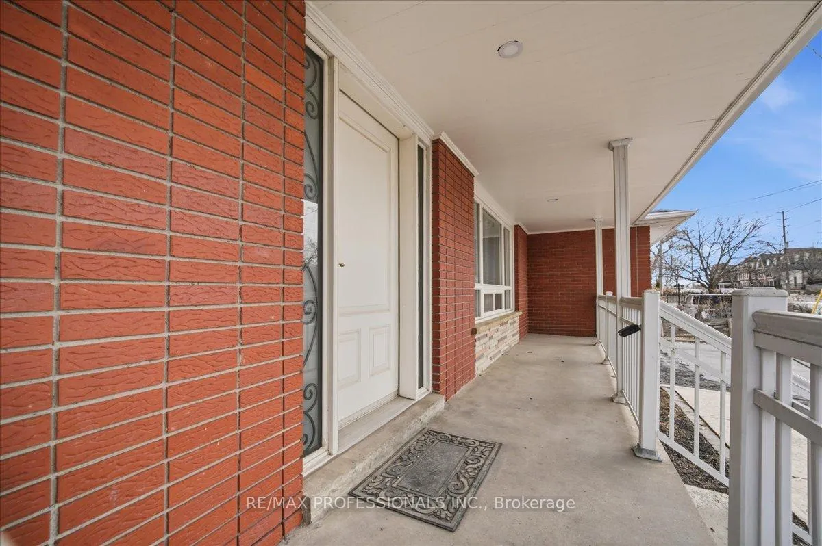 Photo 6 of Unit A, 9611 Keele Street, Vaughan, Maple — HOMEH