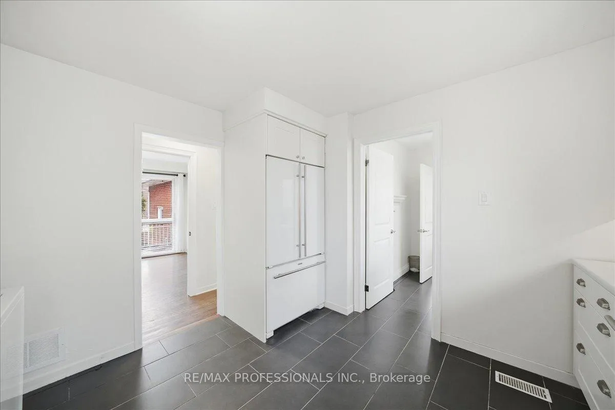 Photo 14 of Unit A, 9611 Keele Street, Vaughan, Maple — HOMEH