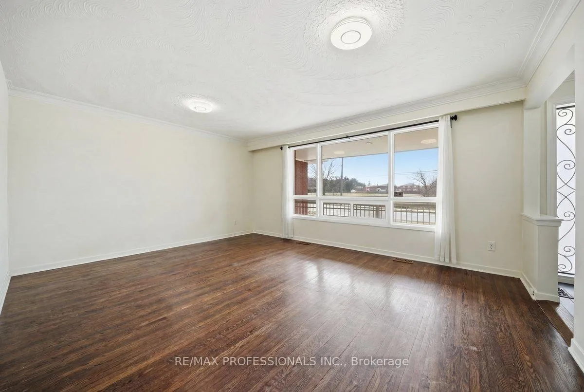Photo 19 of Unit A, 9611 Keele Street, Vaughan, Maple — HOMEH