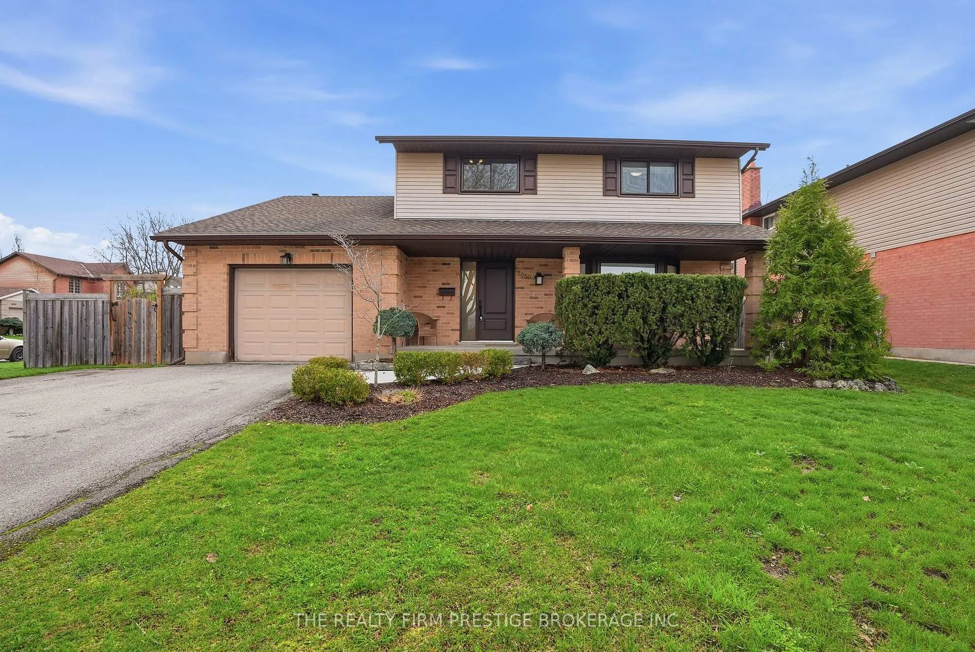 Photo 1 of 1050 Mahogany Crescent, London, North P — HOMEH