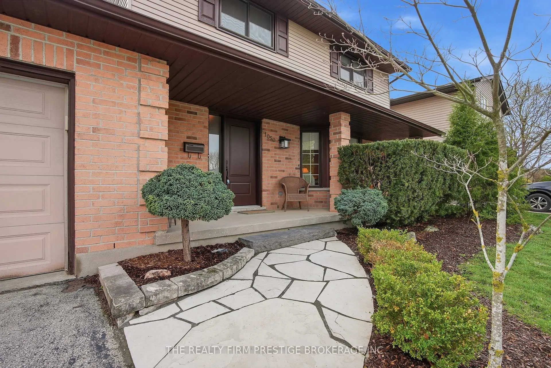 Photo 3 of 1050 Mahogany Crescent, London, North P — HOMEH