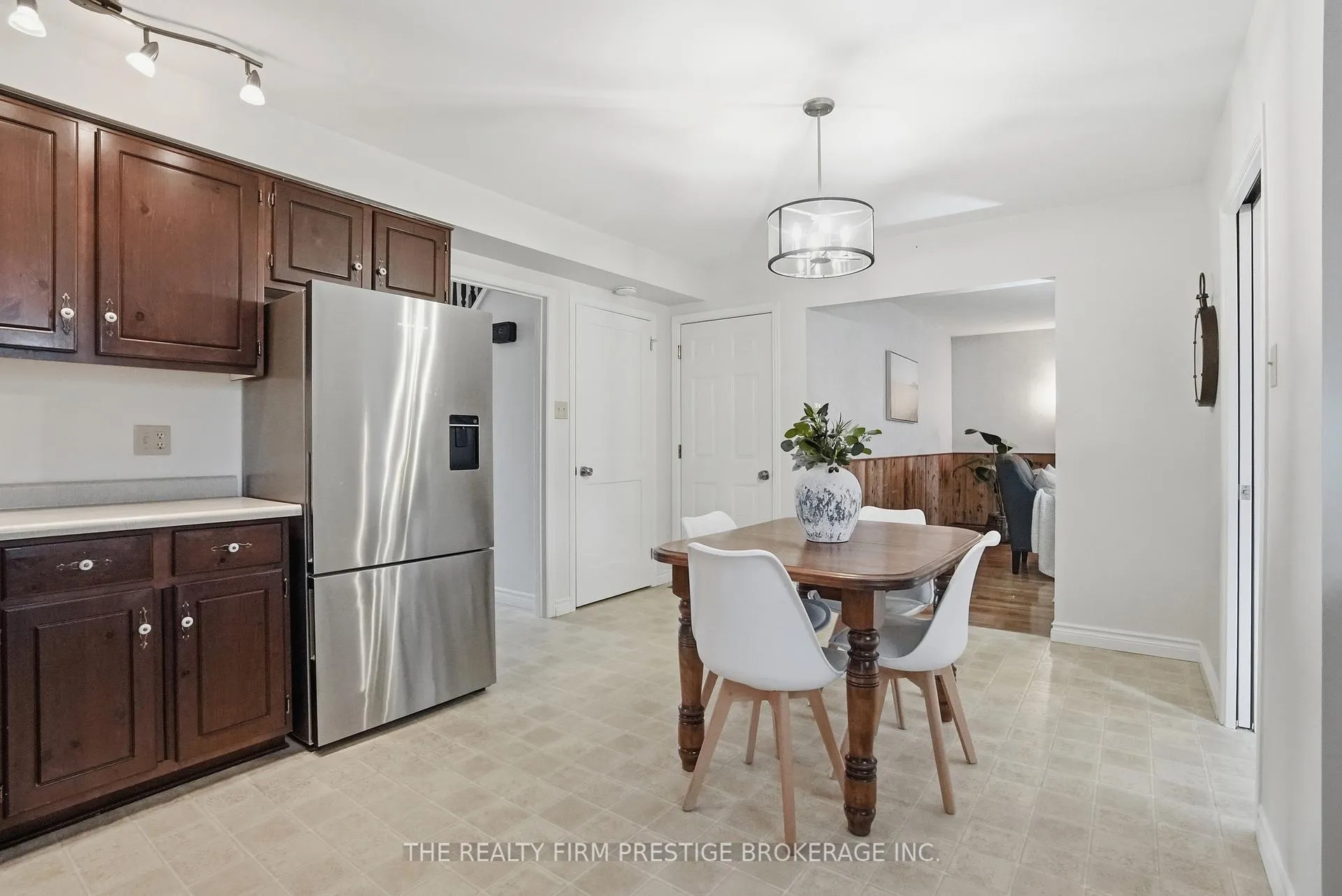 Photo 17 of 1050 Mahogany Crescent, London, North P — HOMEH