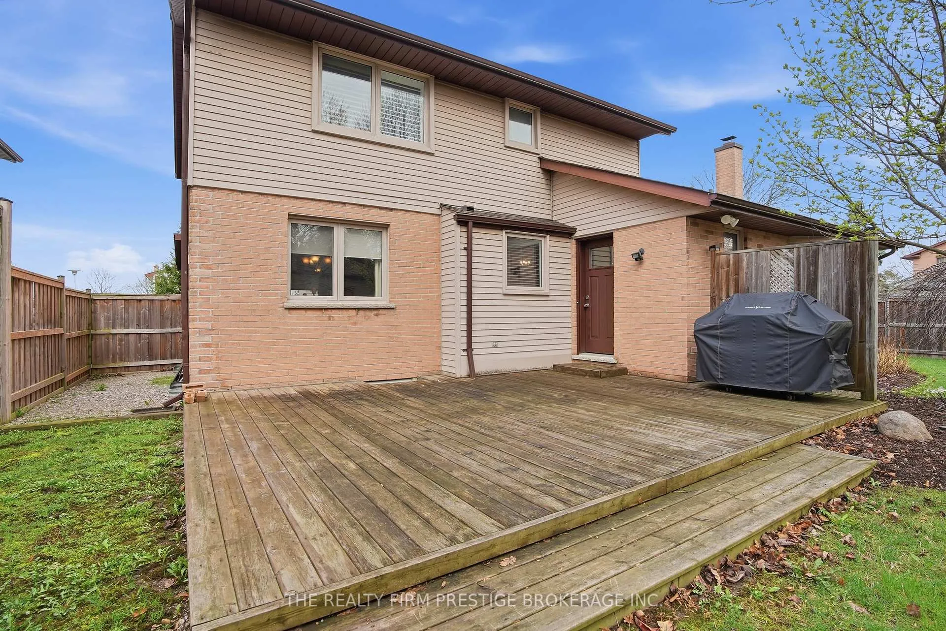 Photo 41 of 1050 Mahogany Crescent, London, North P — HOMEH