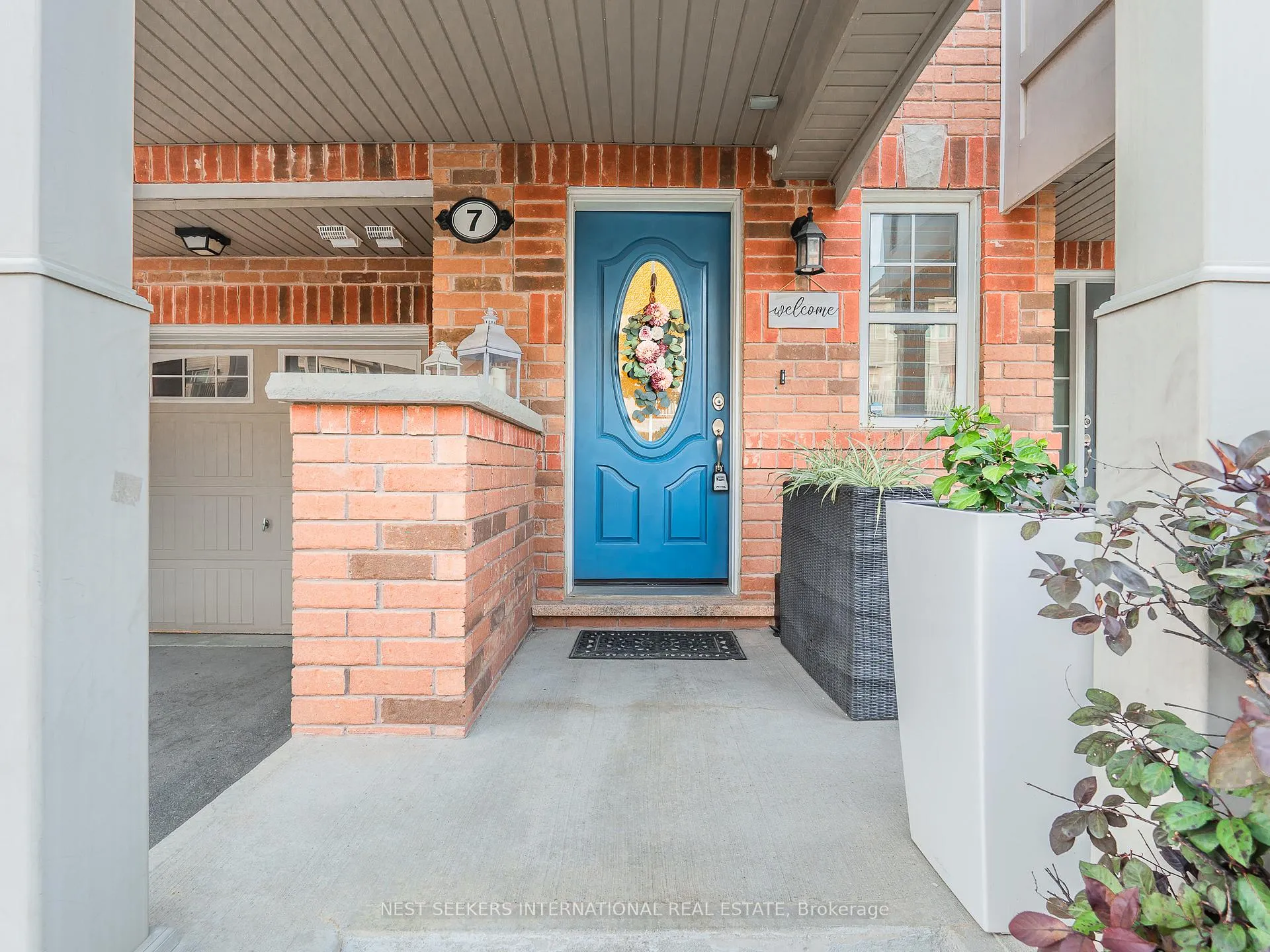 Photo 2 of 7 Suitor Court, Milton, Willmott — HOMEH