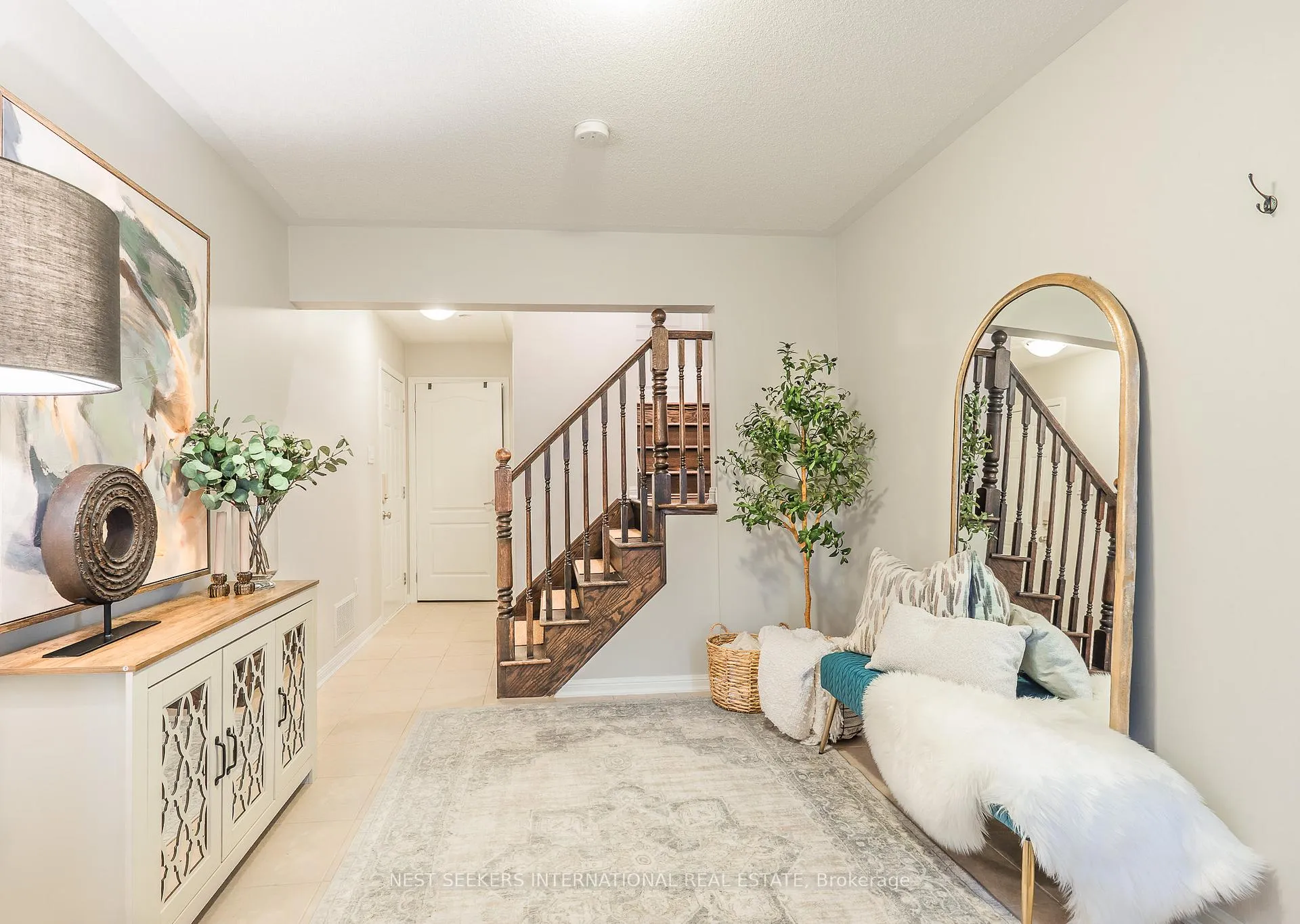 Photo 3 of 7 Suitor Court, Milton, Willmott — HOMEH