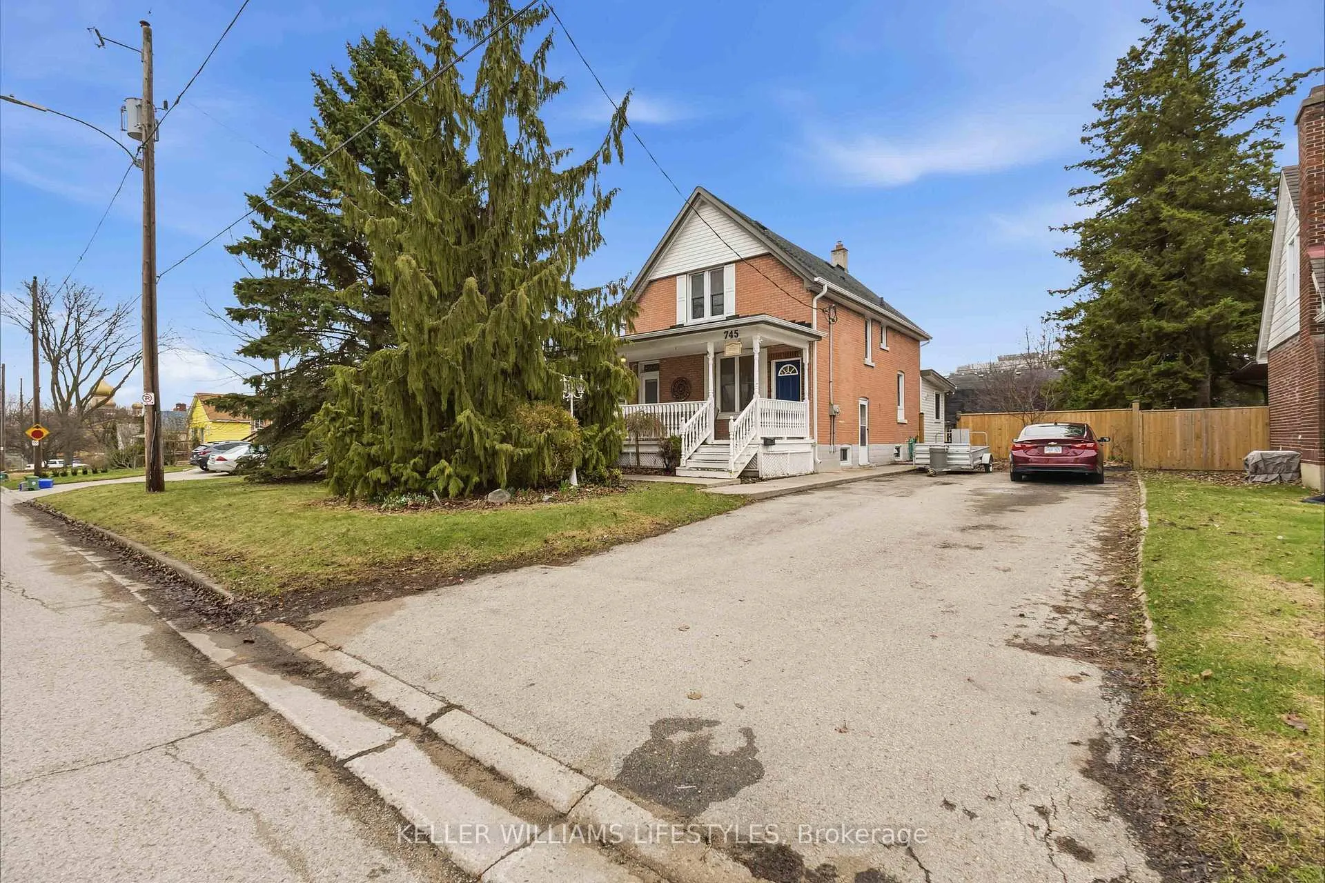 Photo 3 of 745 Whetter Avenue, London, South H — HOMEH