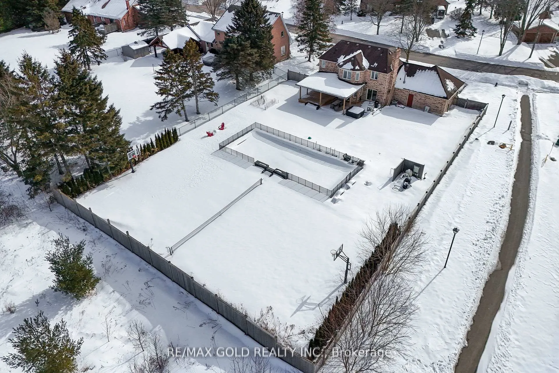 Photo 5 of 72 Goodfellow Crescent, King, Nobleton — HOMEH
