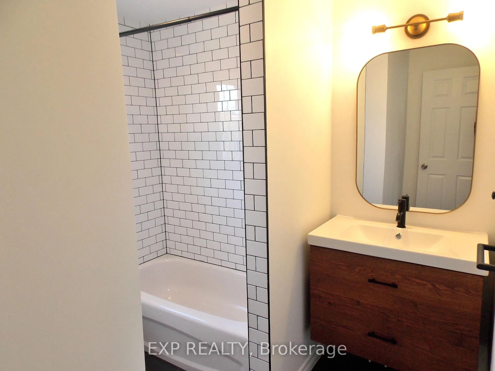 Photo 11 of 136 Inverkip Avenue, Ottawa, Hunt Club Park/Greenboro — HOMEH
